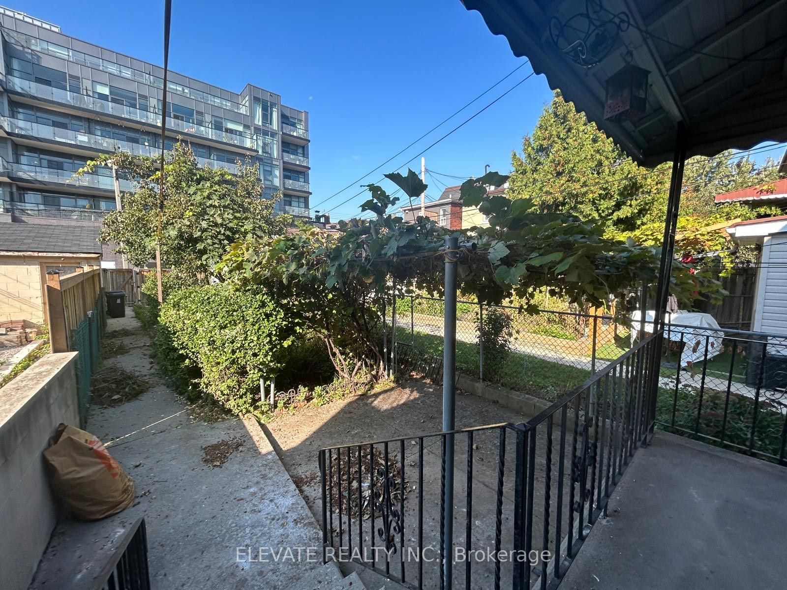 78 Givins Street E 1, Toronto, ON M6J 2X8 photo 2