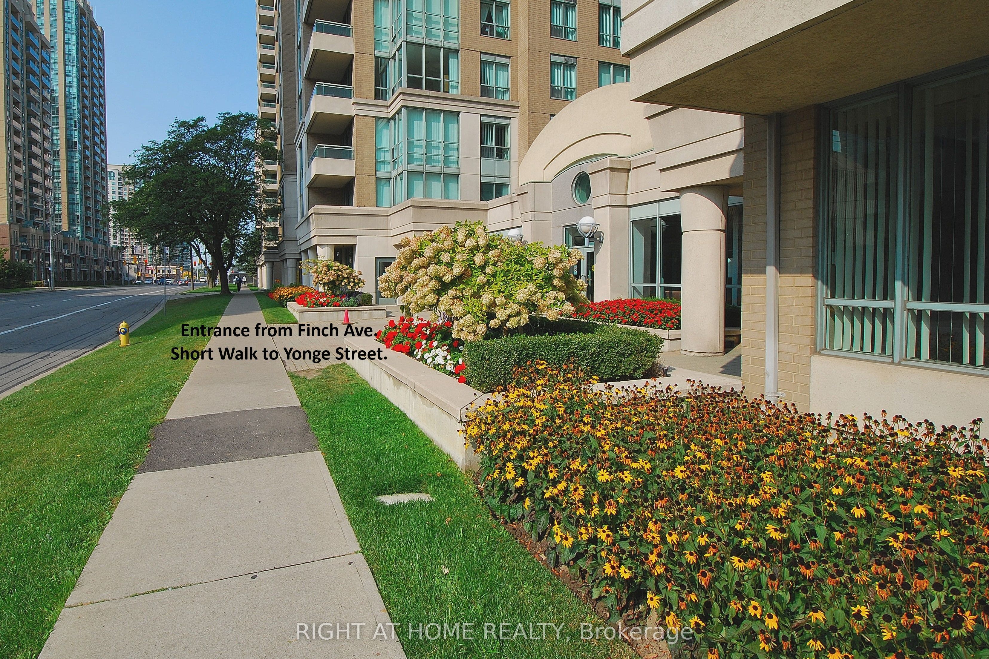 39 Pemberton Avenue 1009, Toronto, ON M2M 4L6 photo 3