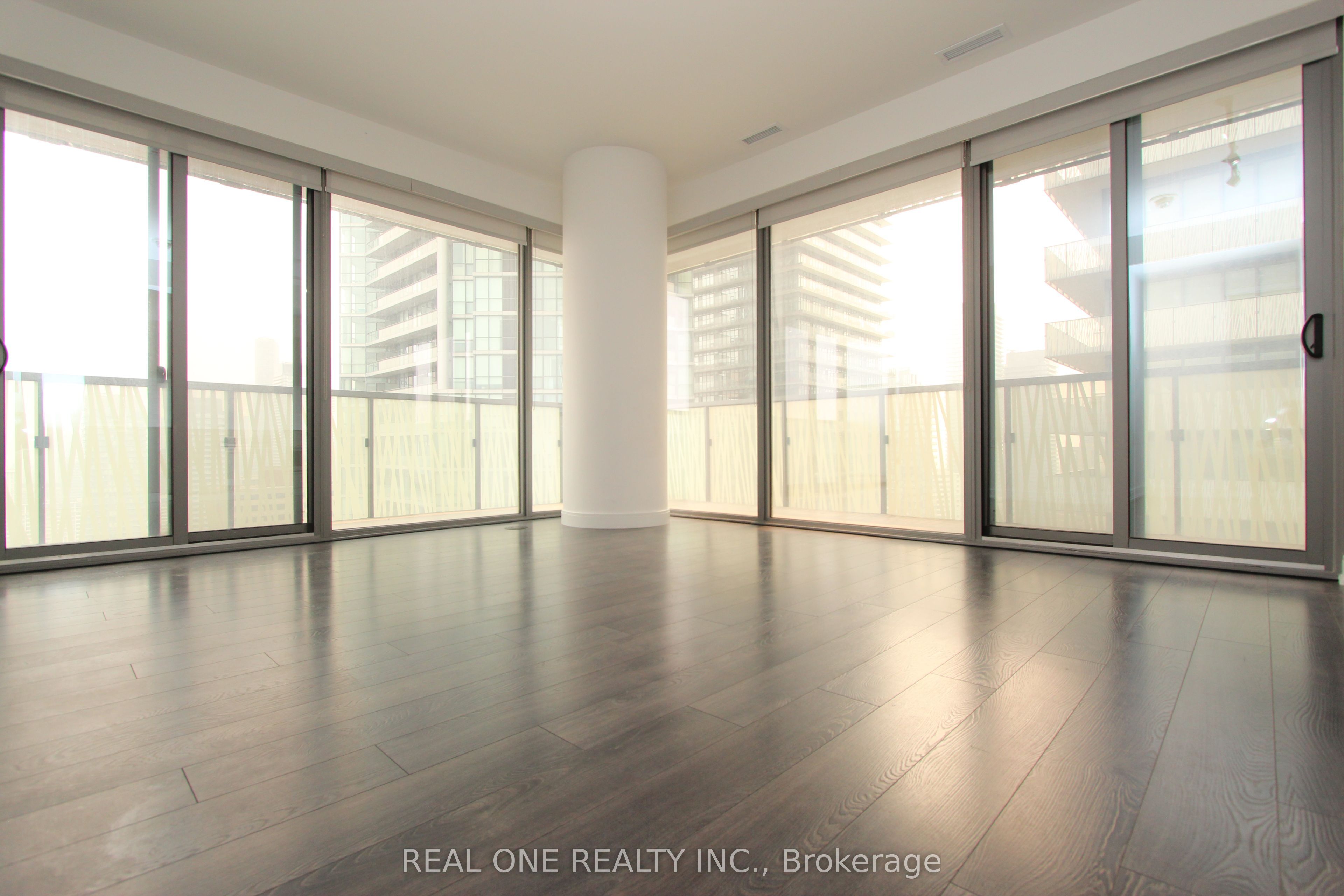 50 CHARLES Street E 2605, Toronto, ON M4Y 0C3