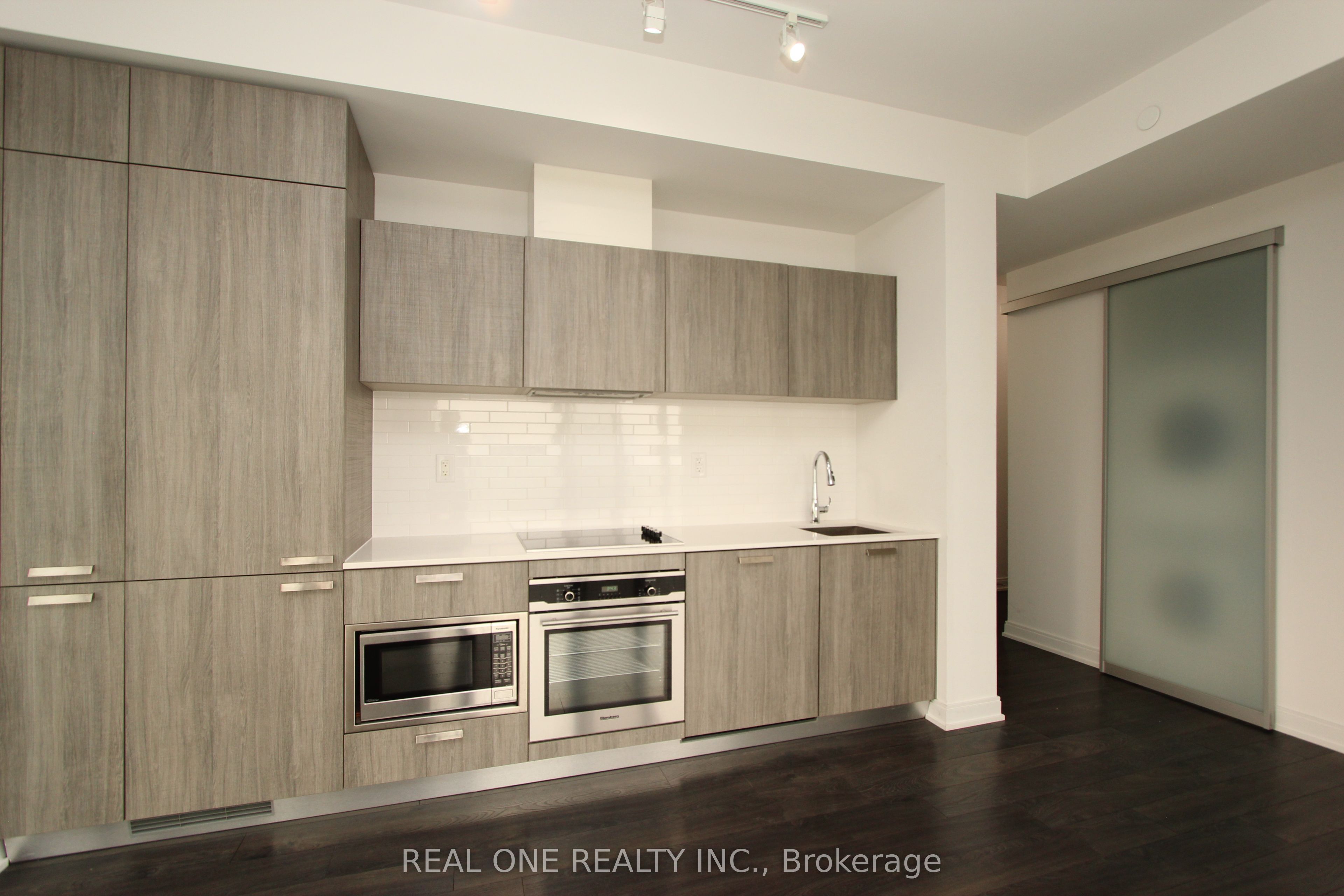 50 CHARLES Street E 2605, Toronto, ON M4Y 0C3 photo 3