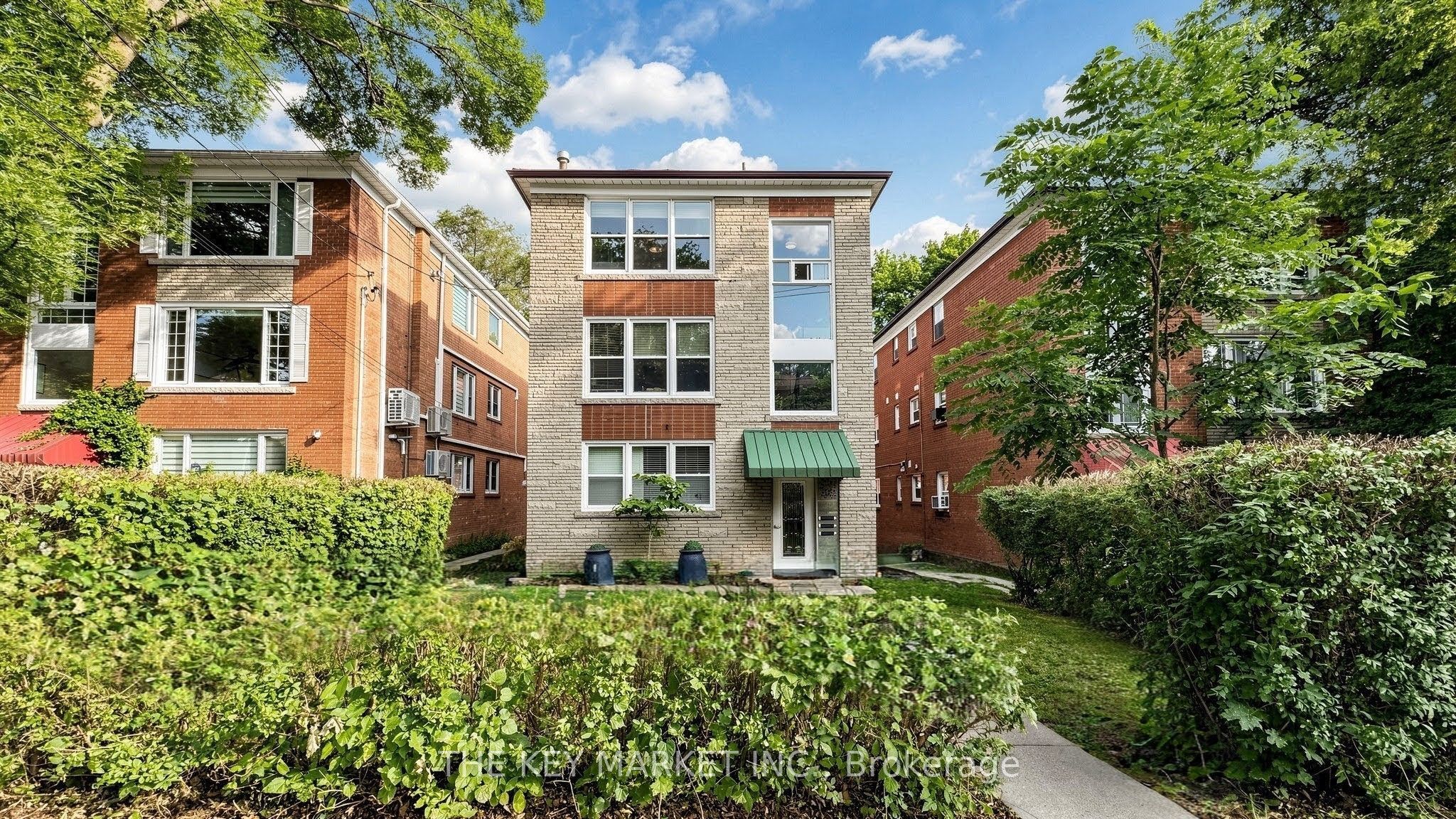 209 St Clements Avenue, Toronto, ON M4R 1H3