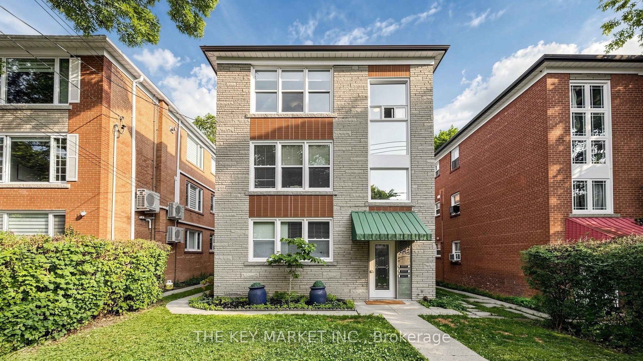 209 St Clements Avenue, Toronto, ON M4R 1H3 photo 3
