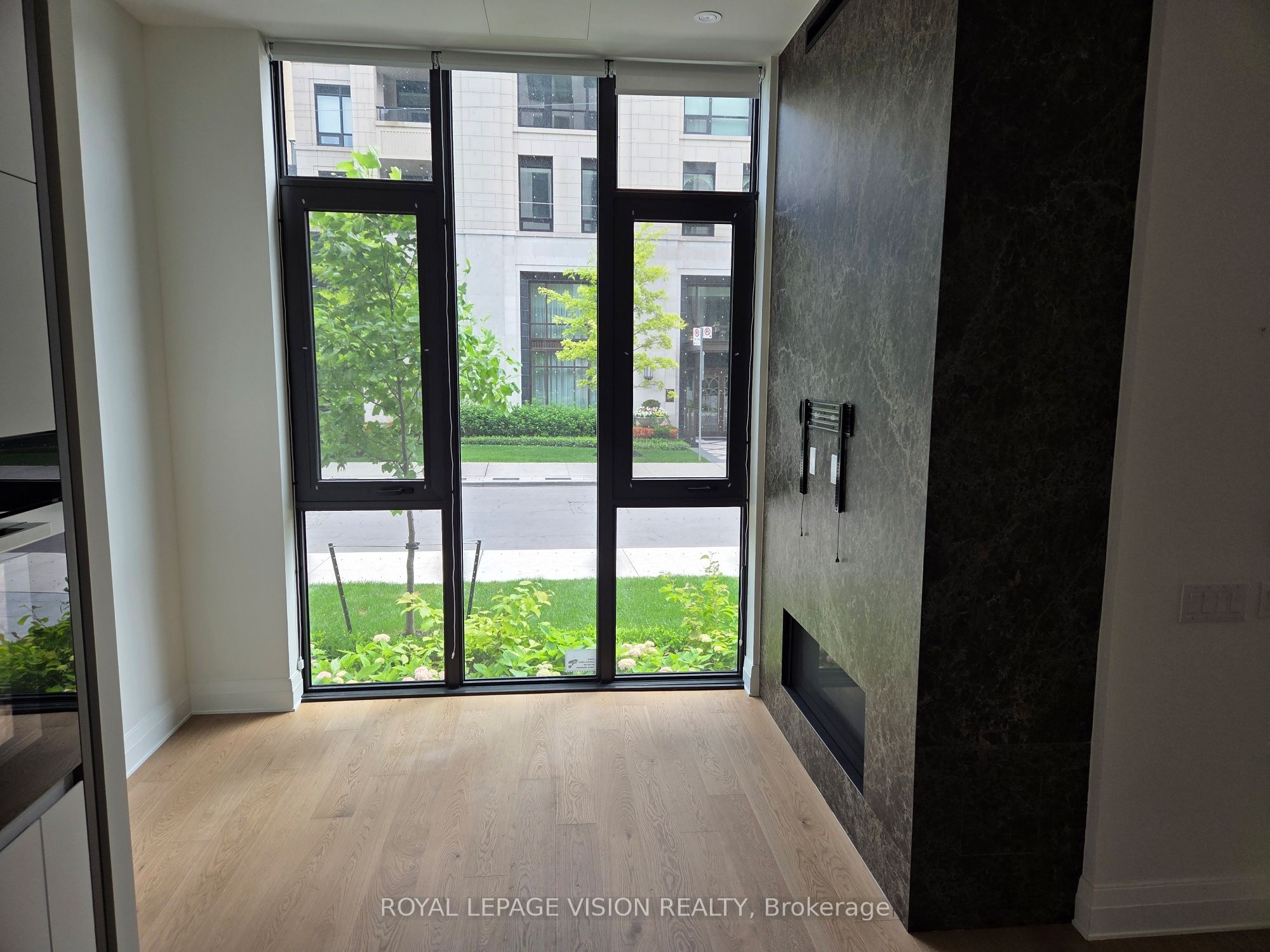 2 Forest Hill Road 101, Toronto, ON M4V 2L3 photo 5