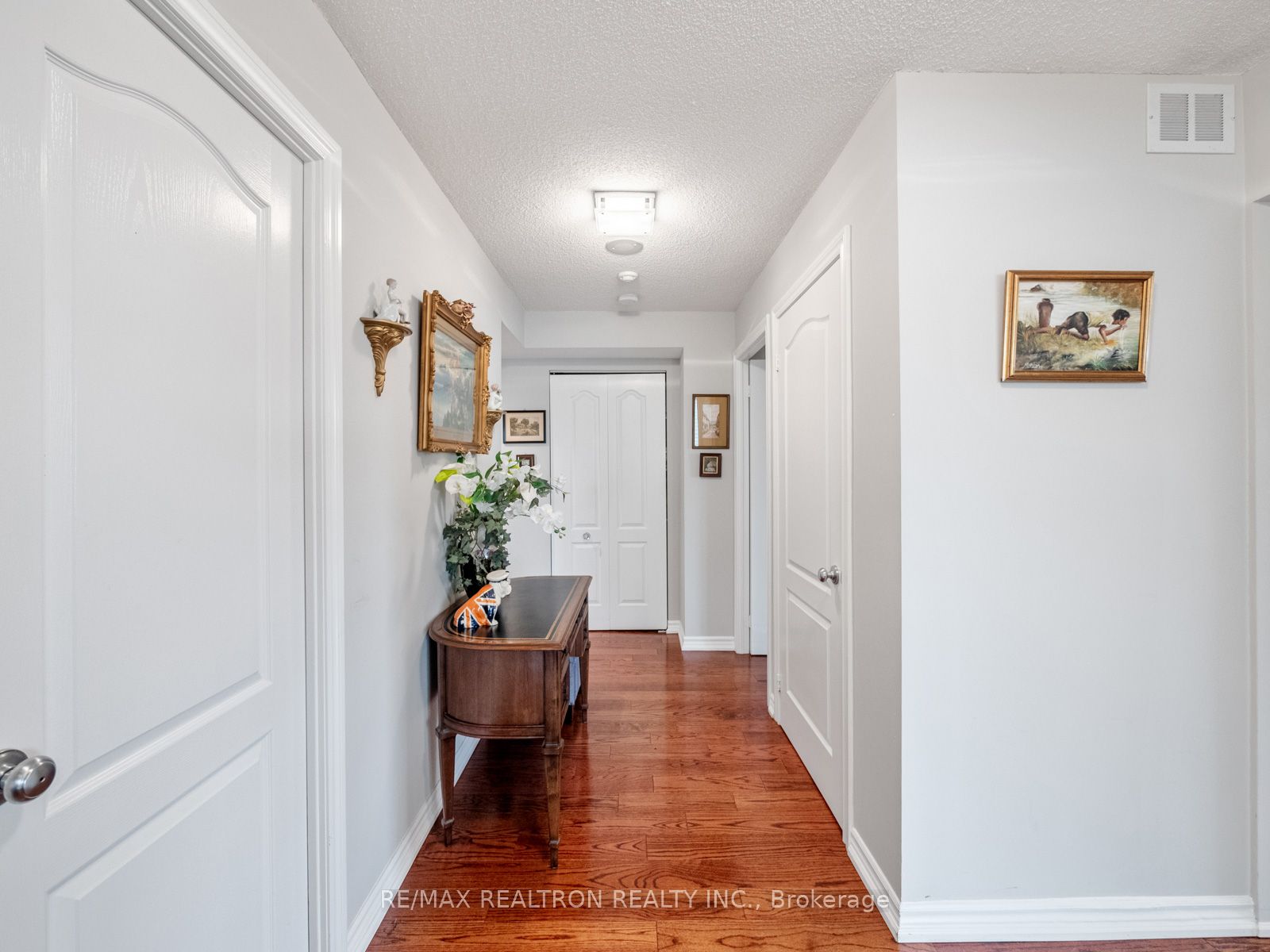 265 Ridley Boulevard 309, Toronto, ON M5M 4N8 photo 3