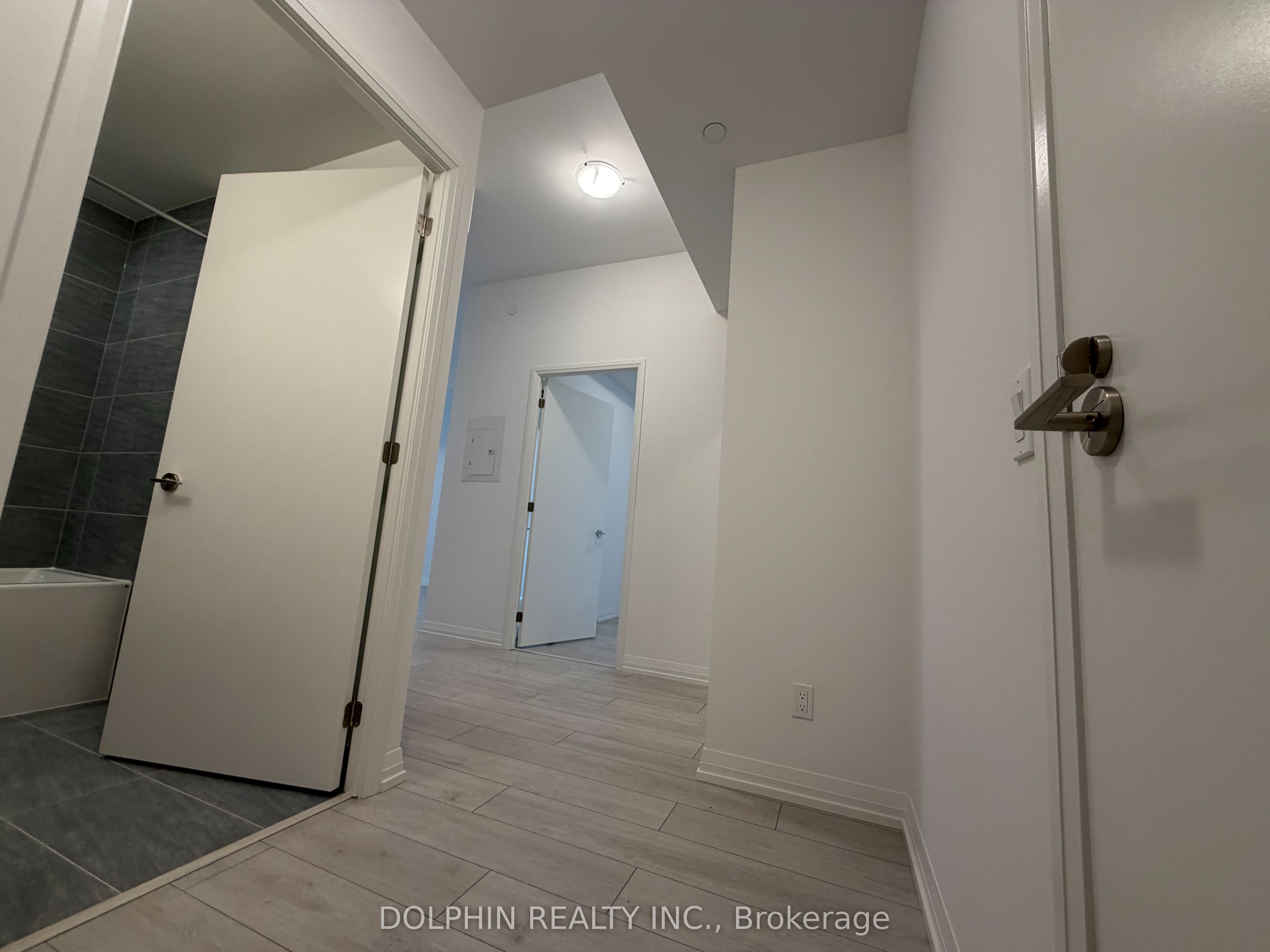 400 King Street W 722, Toronto, ON M5V 1K2 photo 4