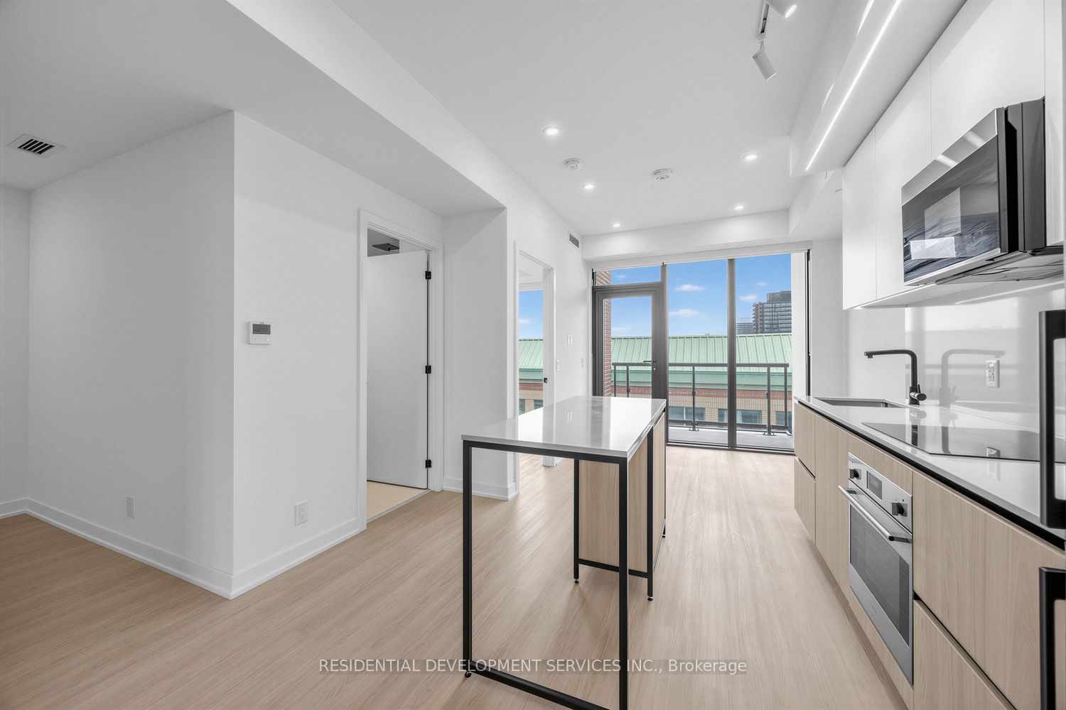 699 Sheppard Avenue E 505, Toronto, ON M2K 0J5 photo 3
