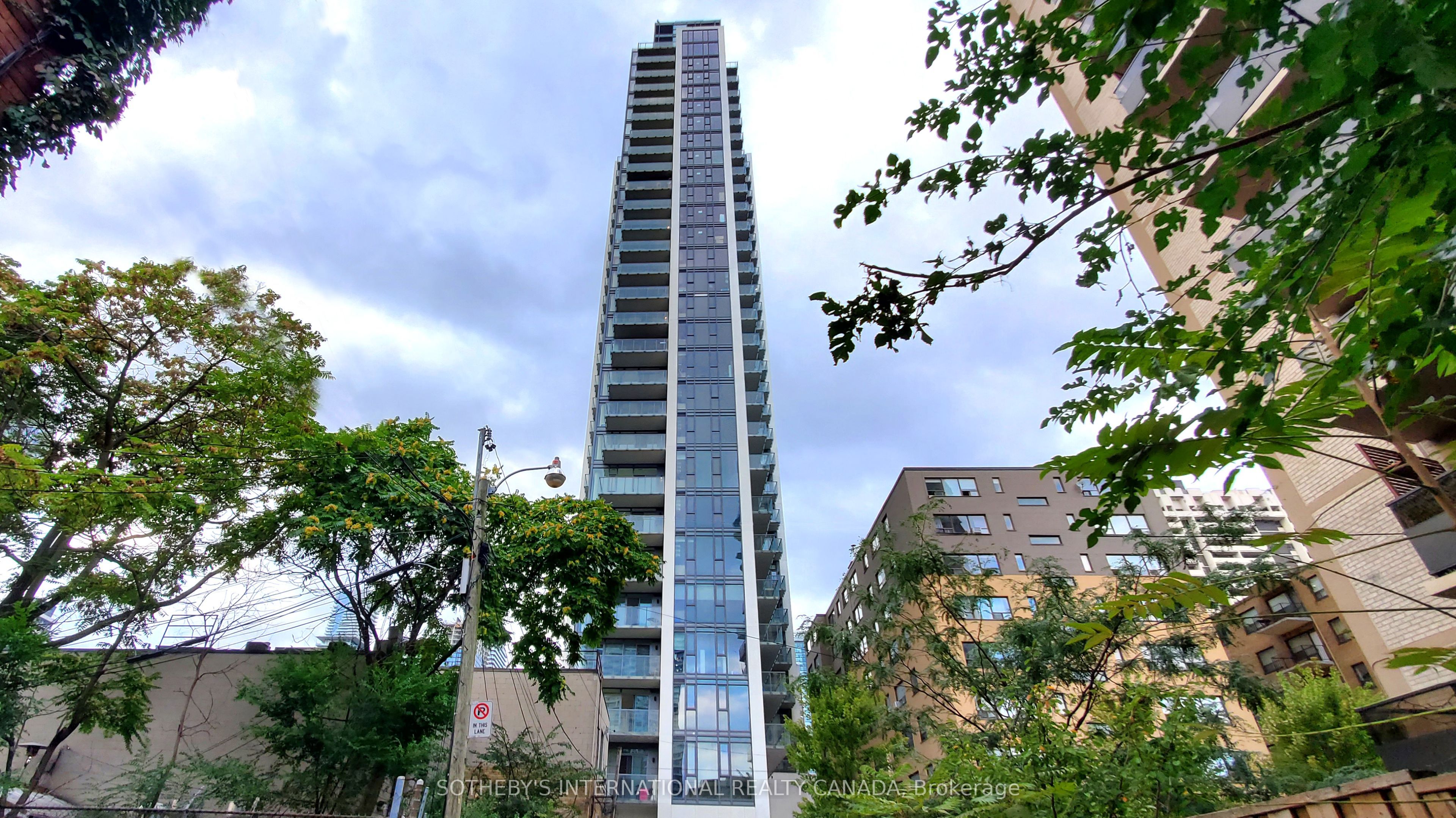 81 Wellesley Street E 305, Toronto, ON M4Y 0C5 photo 2