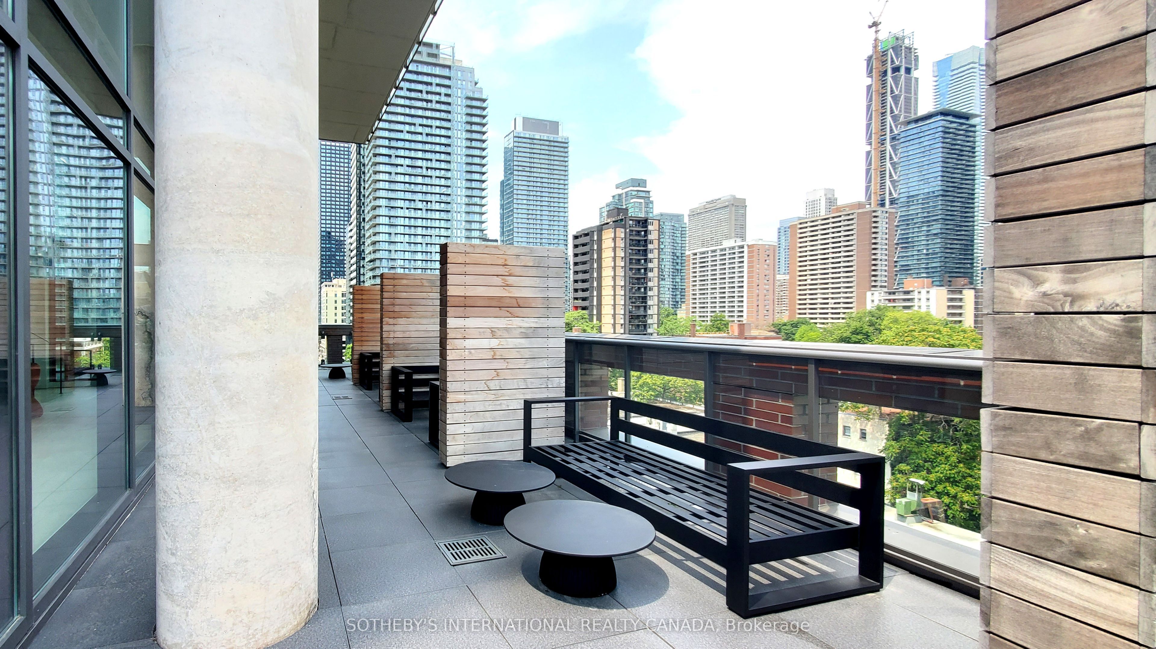 81 Wellesley Street E 305, Toronto, ON M4Y 0C5 photo 5