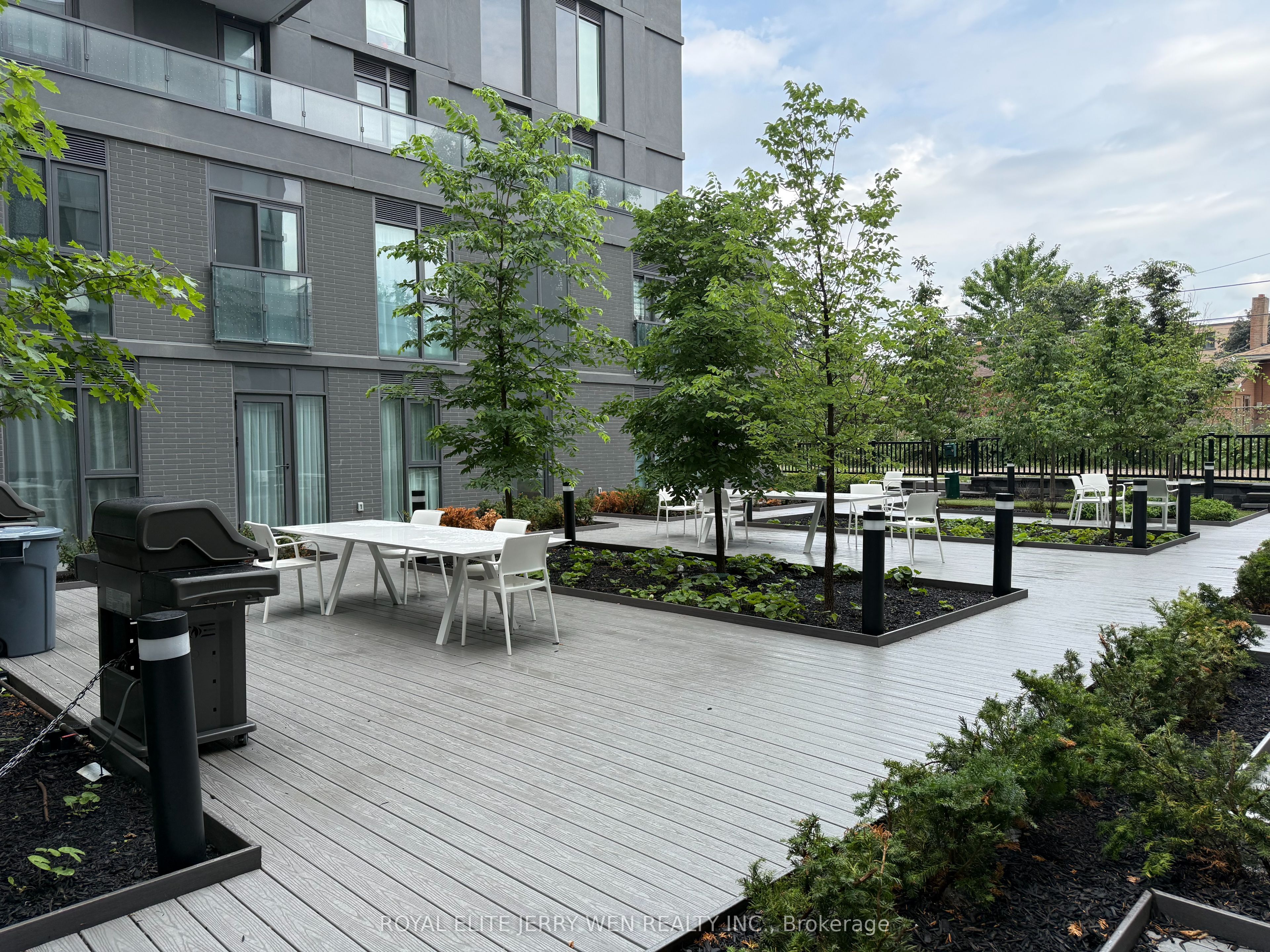 500 Wilson Avenue 703, Toronto, ON M3H 0E5 photo 2