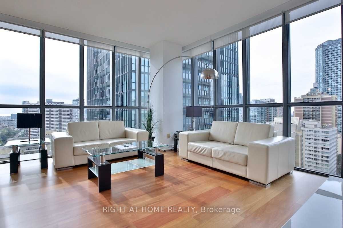 110 Charles Street E 1903, Toronto, ON M4Y 1T5 photo 2