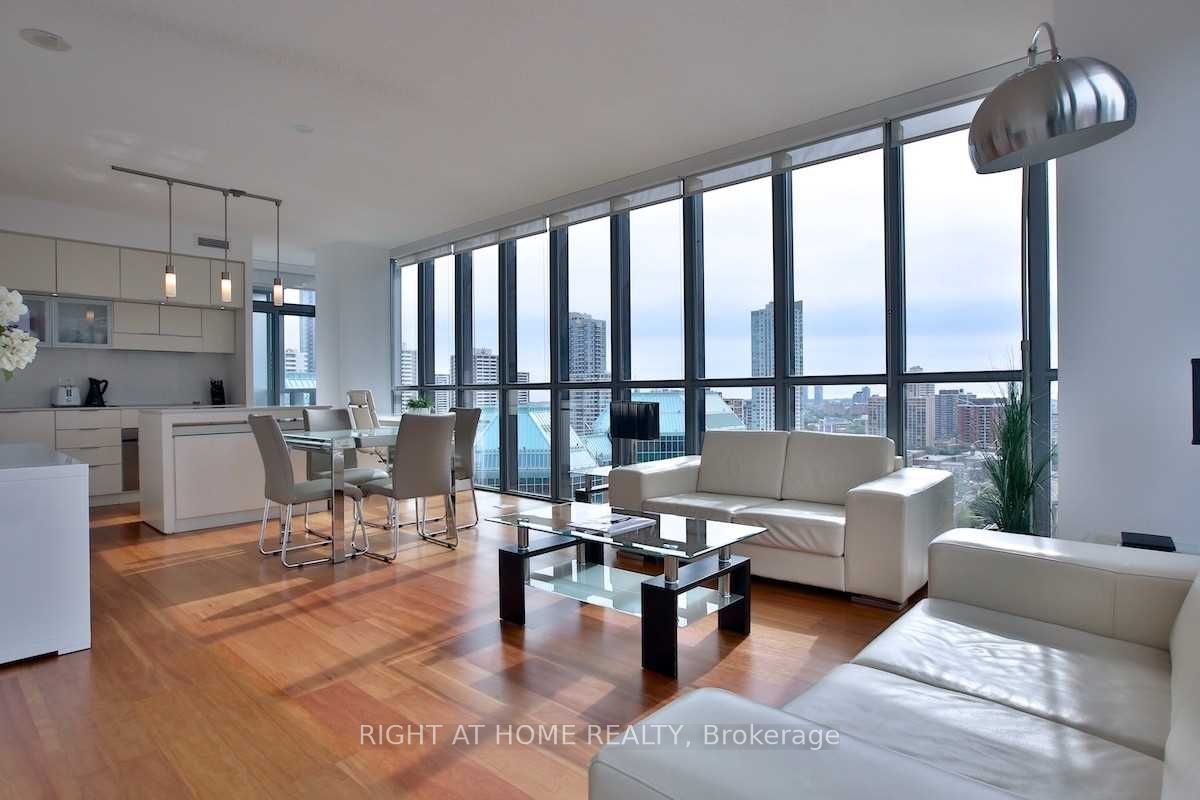 110 Charles Street E 1903, Toronto, ON M4Y 1T5 photo 3