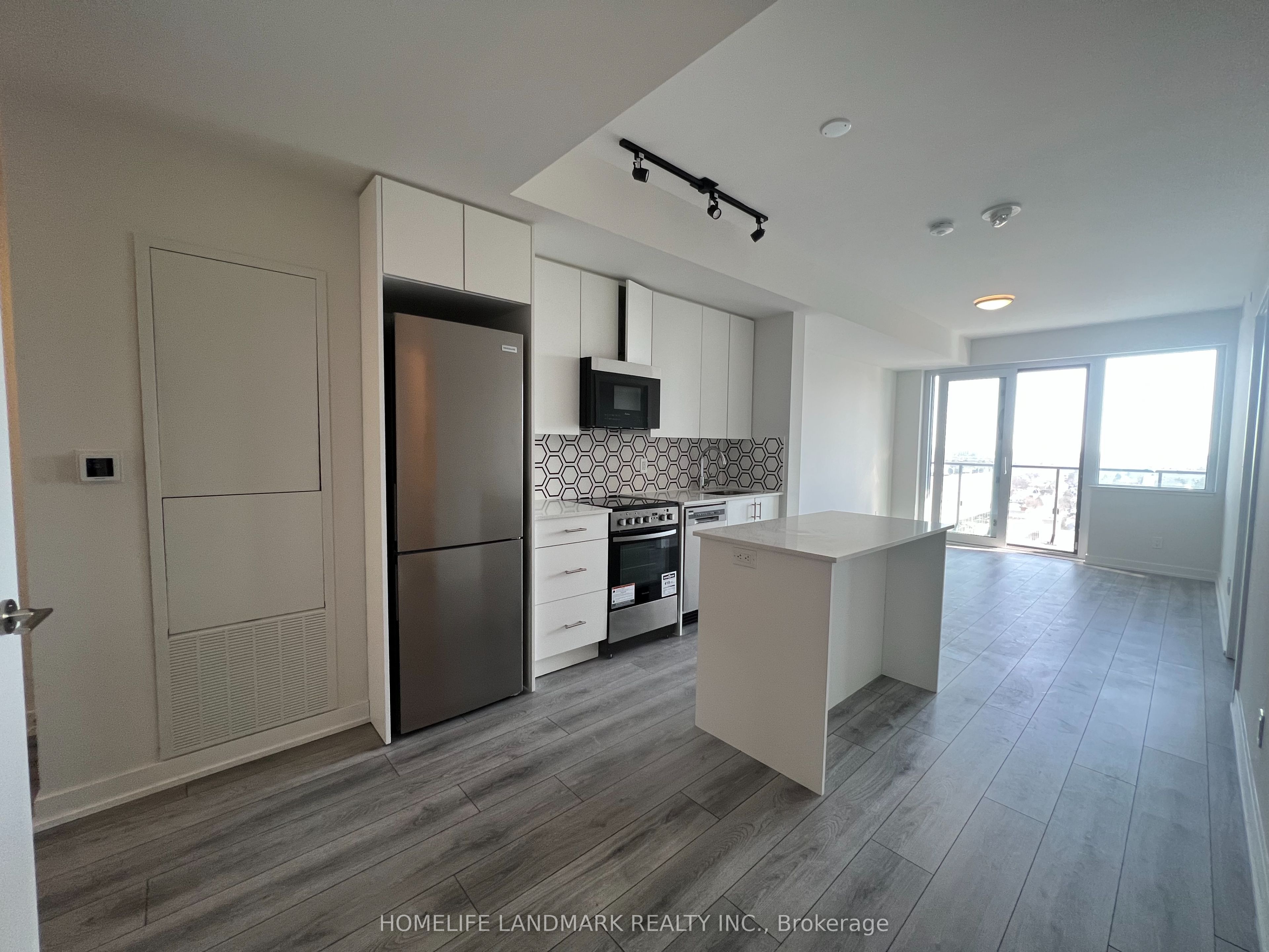 15 Ellerslie Avenue 2211, Toronto, ON M2N 0L7 photo 2