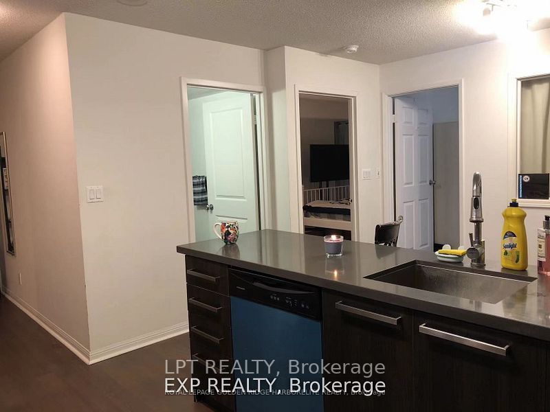 11 St Joseph Street 605, Toronto, ON M4Y 1J8 photo 2