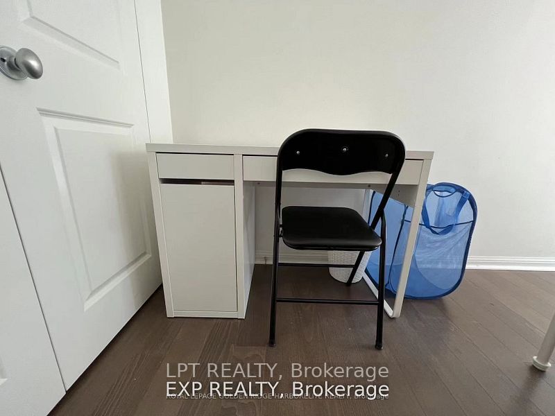 11 St Joseph Street 605, Toronto, ON M4Y 1J8 photo 5