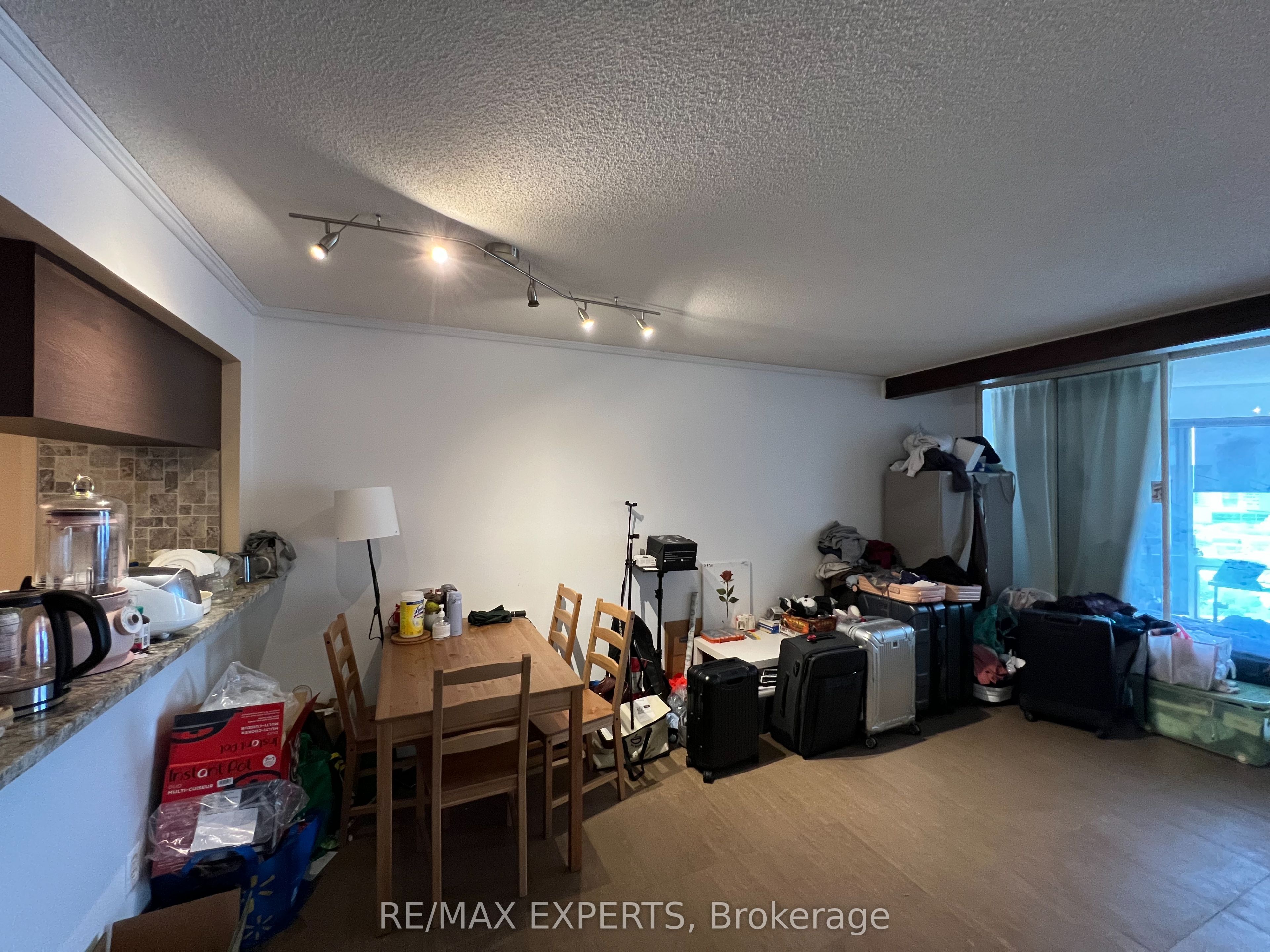 1001 Bay Street 2218, Toronto, ON M5S 3A6 photo 5
