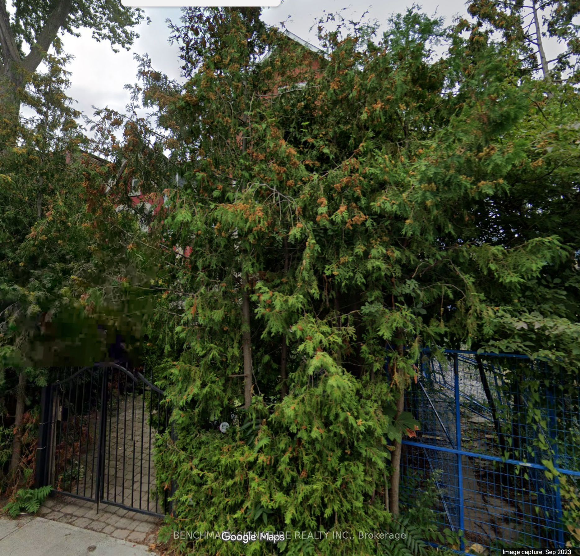 30 Grange Avenue, Toronto, ON M5T 1C7