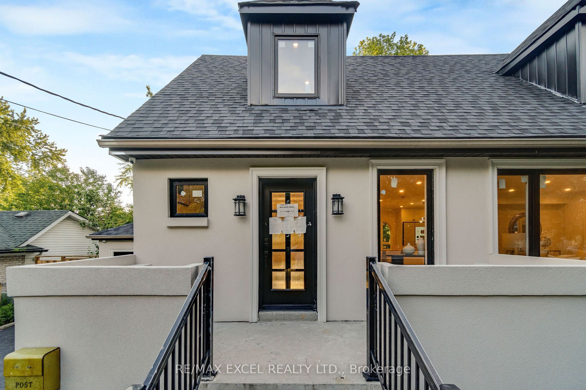 599 Conacher Drive, Toronto, ON M2M 3M9 photo 2
