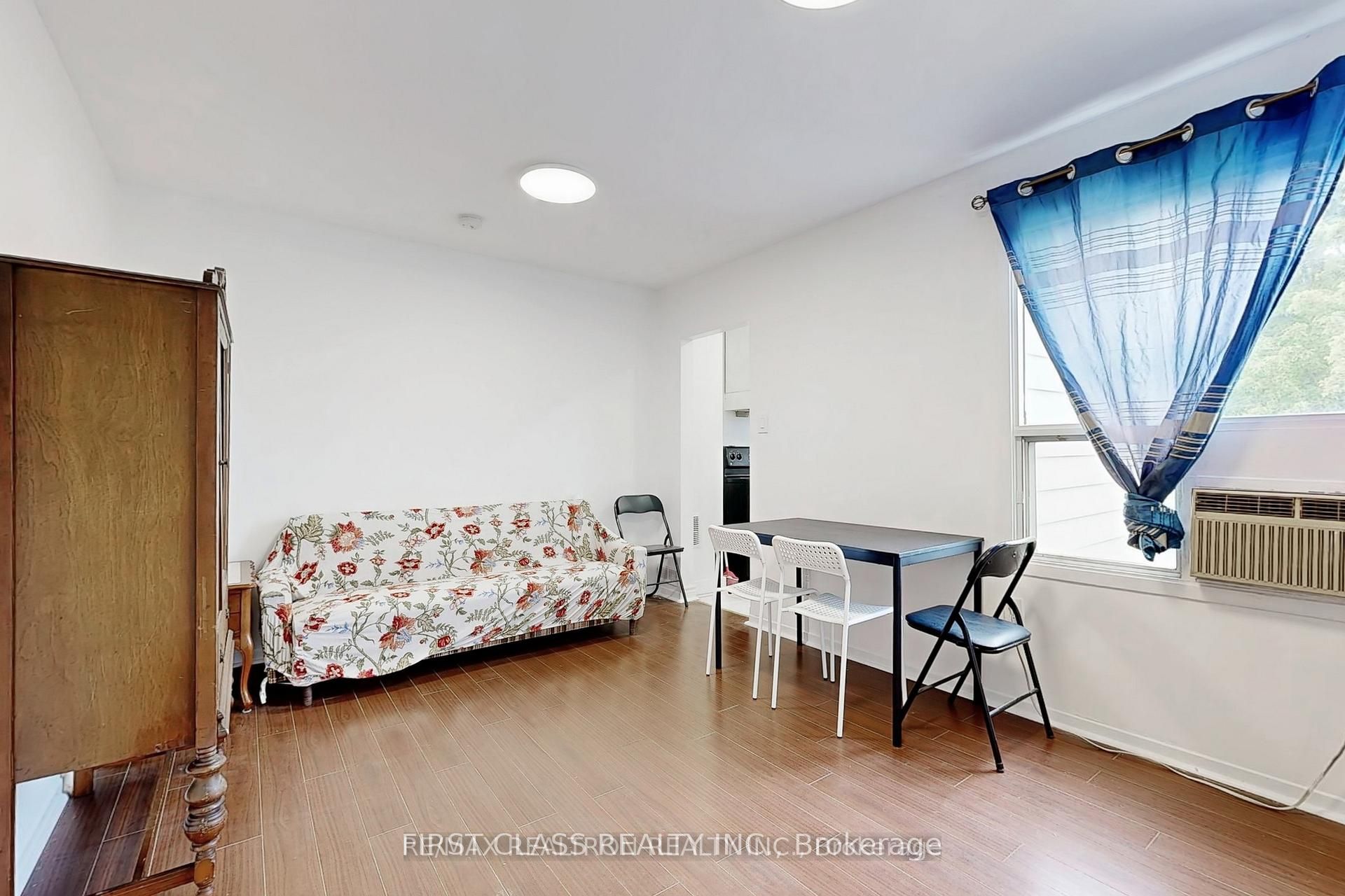 97 Bude Street 1st Floor, Toronto, ON M6E 2E4 photo 3