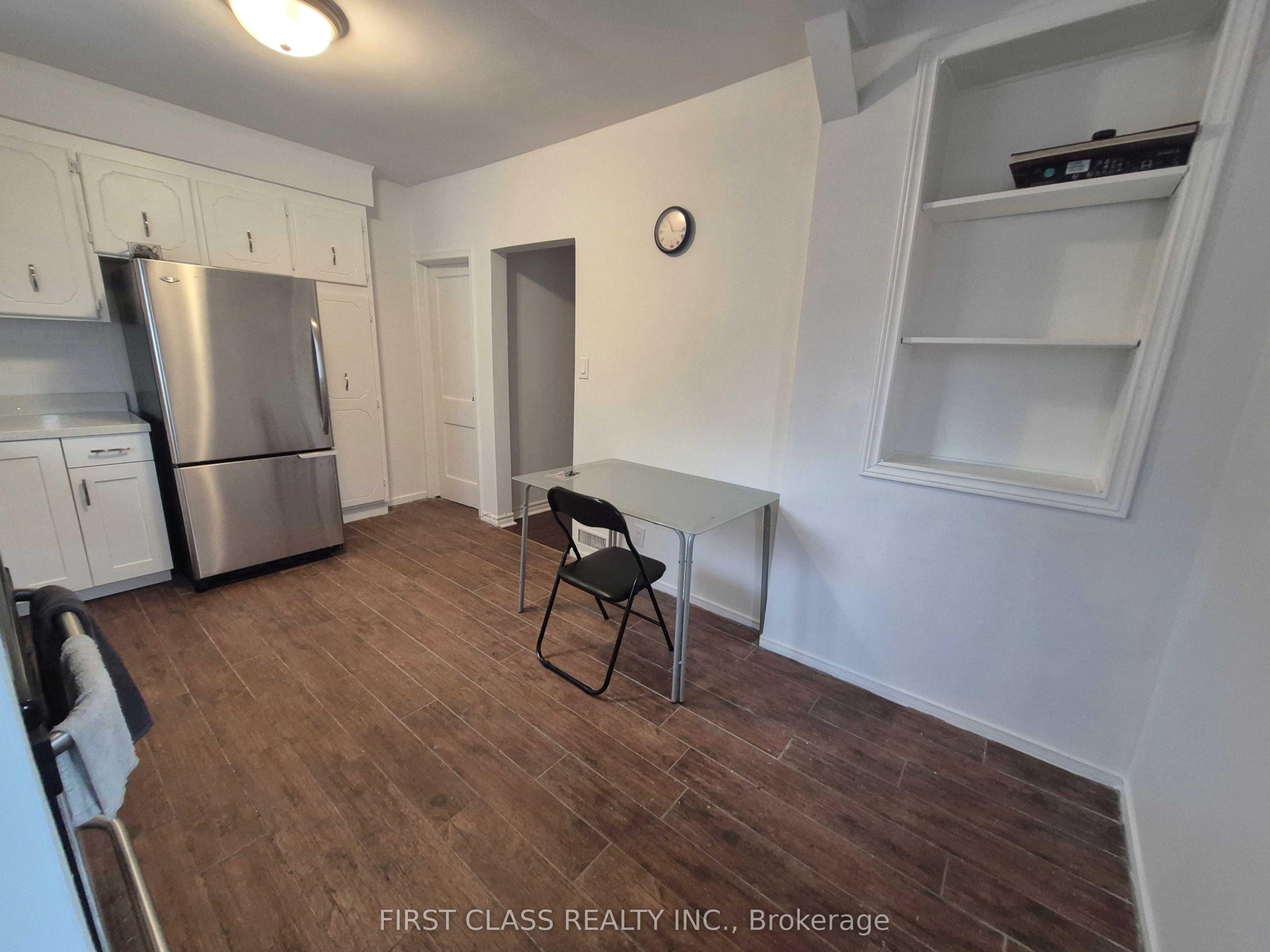 97 Bude Street 1st Floor, Toronto, ON M6E 2E4 photo 4