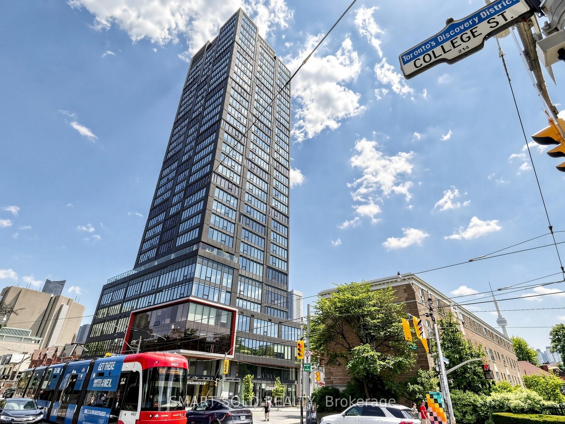 203 College Street 1405, Toronto, ON M5T 0C8