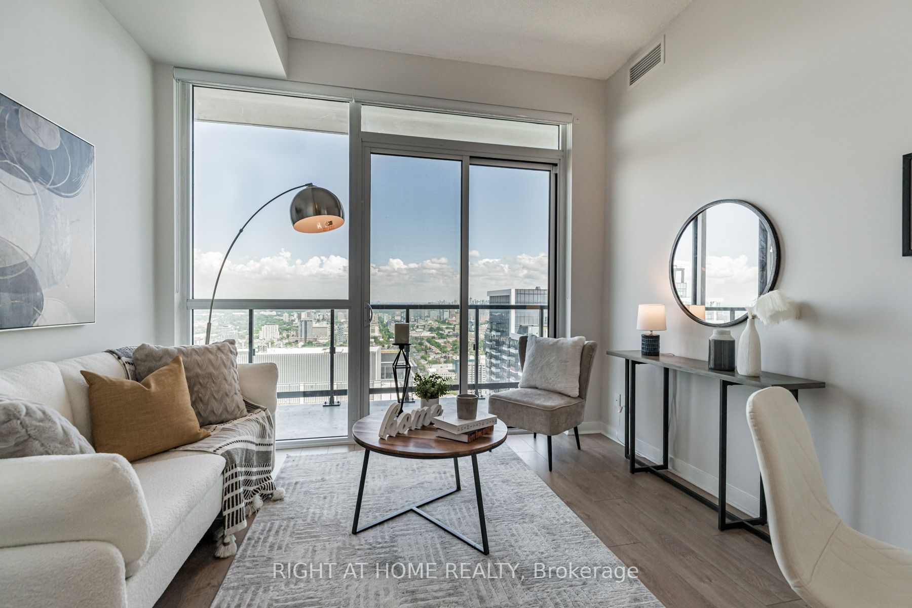 87 Peter Street Ph209, Toronto, ON M5V 0P1