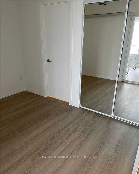 75 Canterbury Place 2705, Toronto, ON M2N 0L2 photo 5