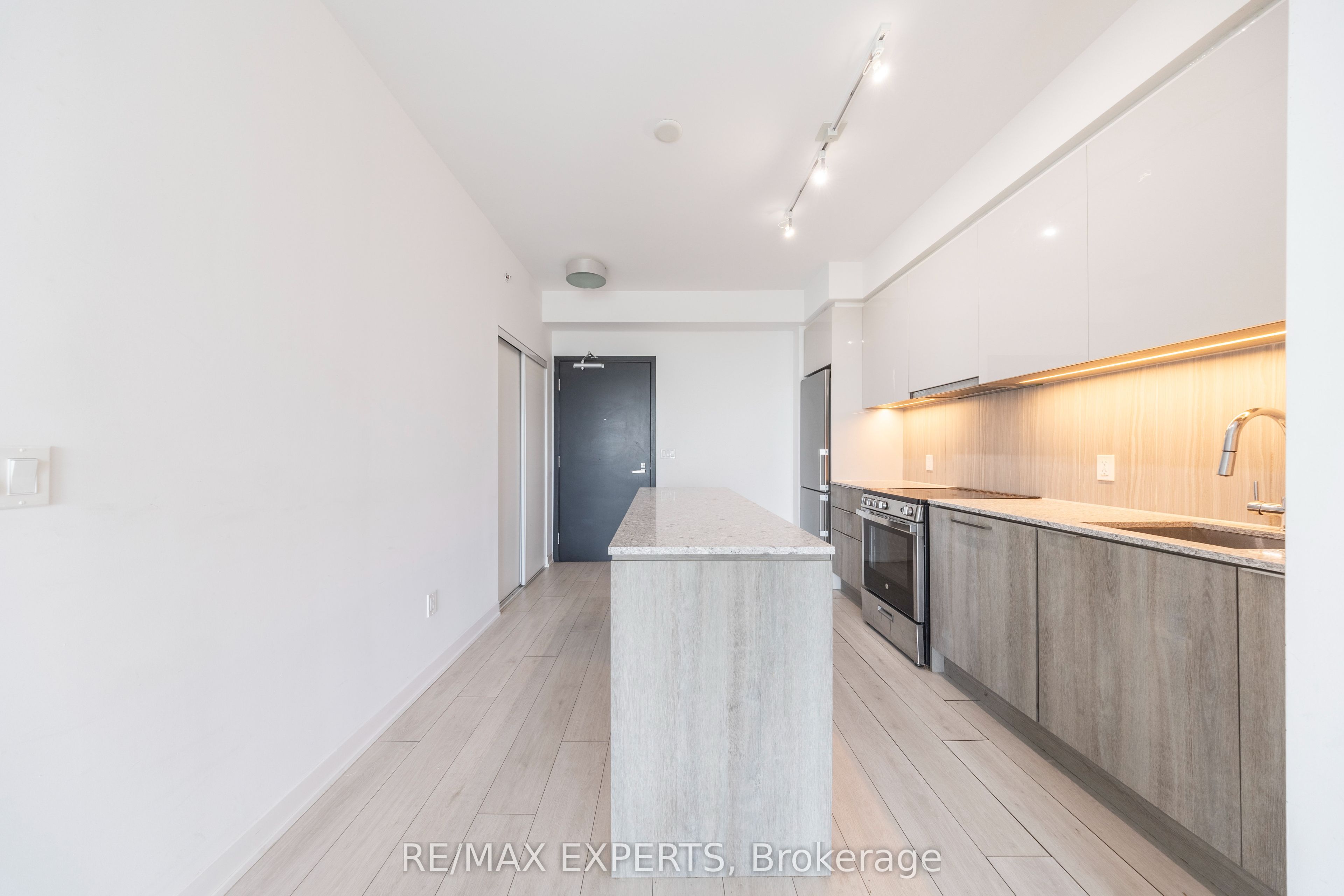 31 Tippett Road 1410, Toronto, ON M3H 0C8 photo 4