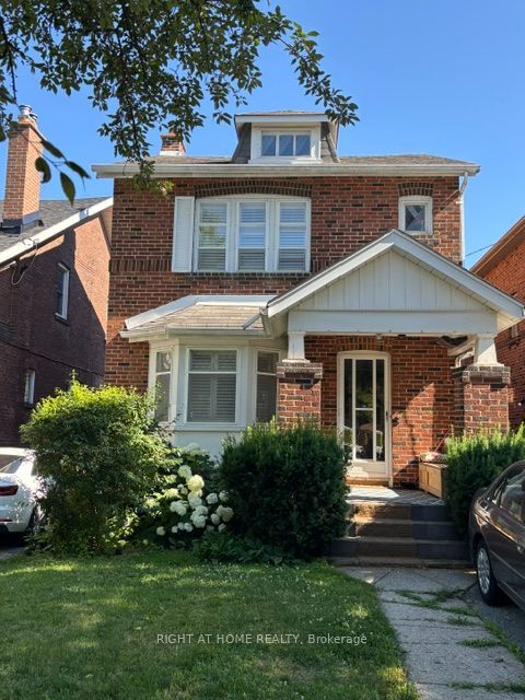 77 St Germain Avenue, Toronto, ON M5M 1V9