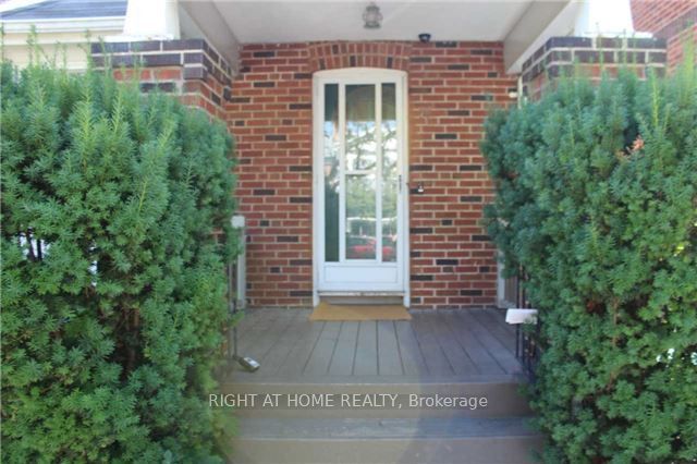 77 St Germain Avenue, Toronto, ON M5M 1V9 photo 2