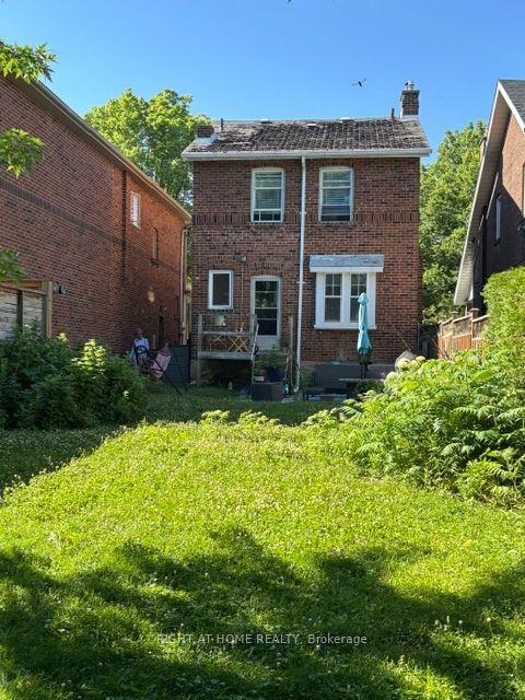 77 St Germain Avenue, Toronto, ON M5M 1V9 photo 3