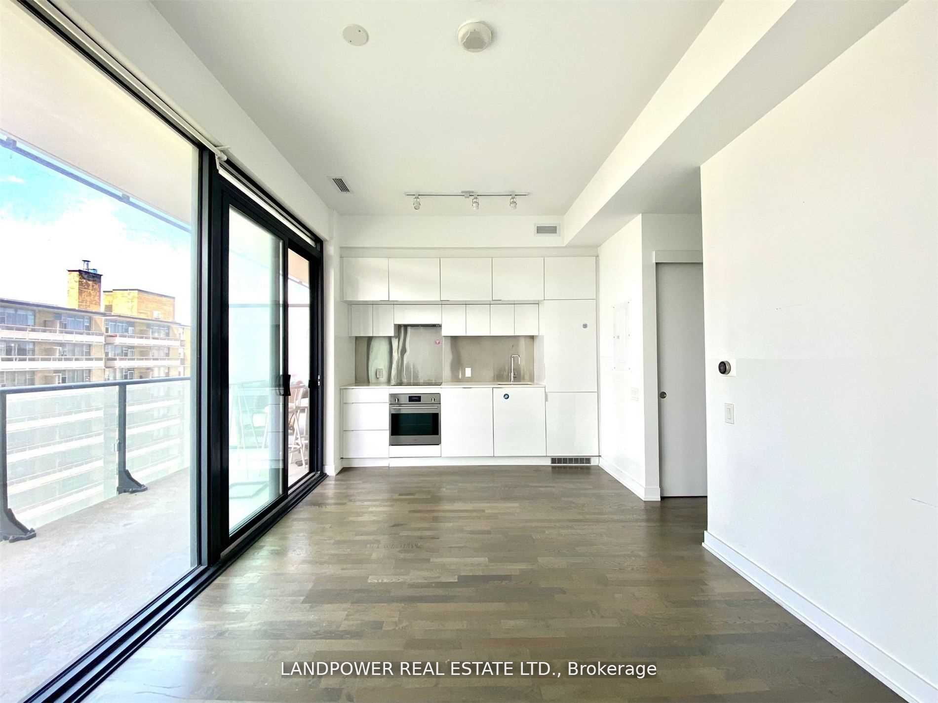 185 Roehampton Avenue 804, Toronto, ON M4P 1R4 photo 2