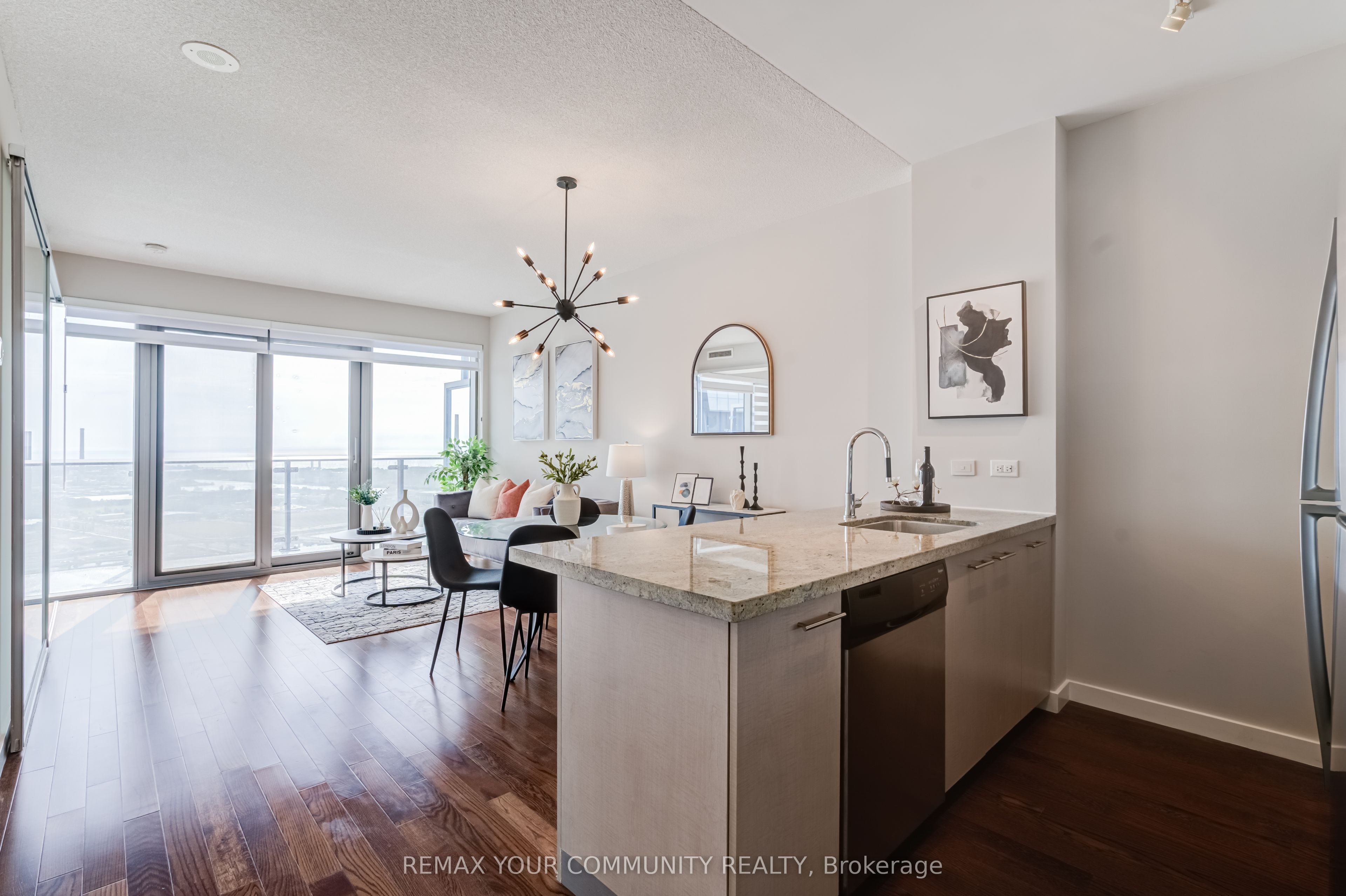 70 Distillery Lane 3704, Toronto, ON M5A 0E3
