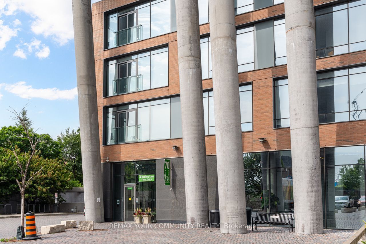70 Distillery Lane 3704, Toronto, ON M5A 0E3 photo 3