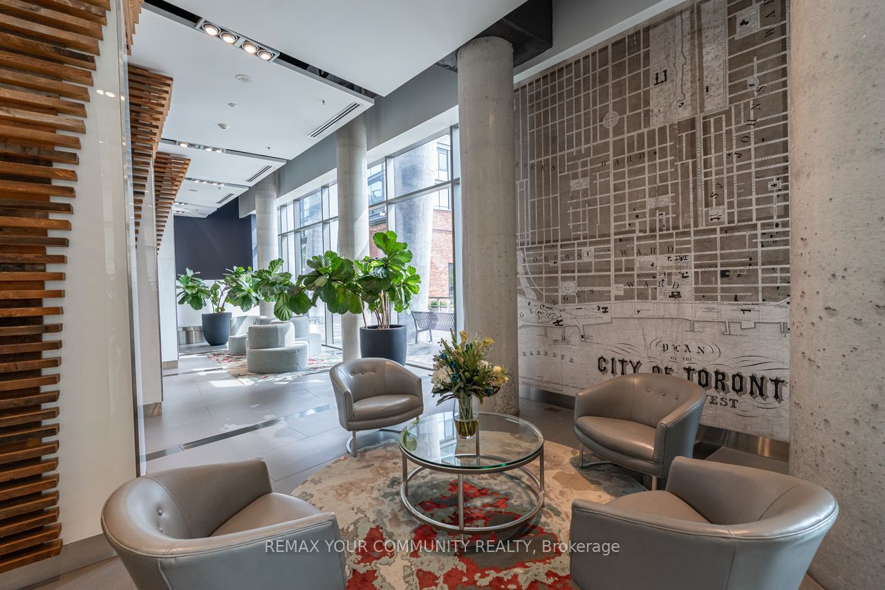 70 Distillery Lane 3704, Toronto, ON M5A 0E3 photo 4