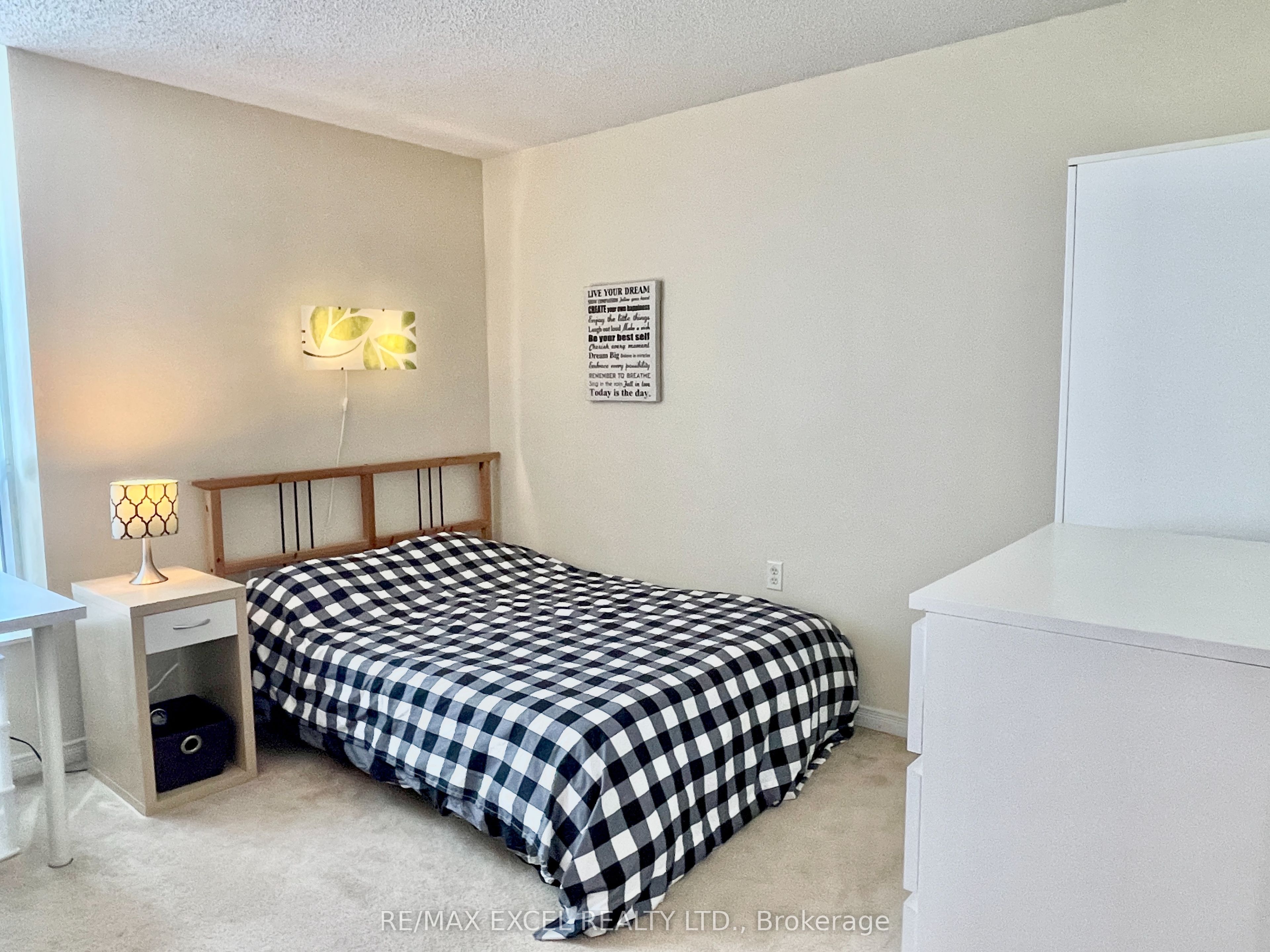 28 Olive Avenue 201, Toronto, ON M2N 7E6 photo 3