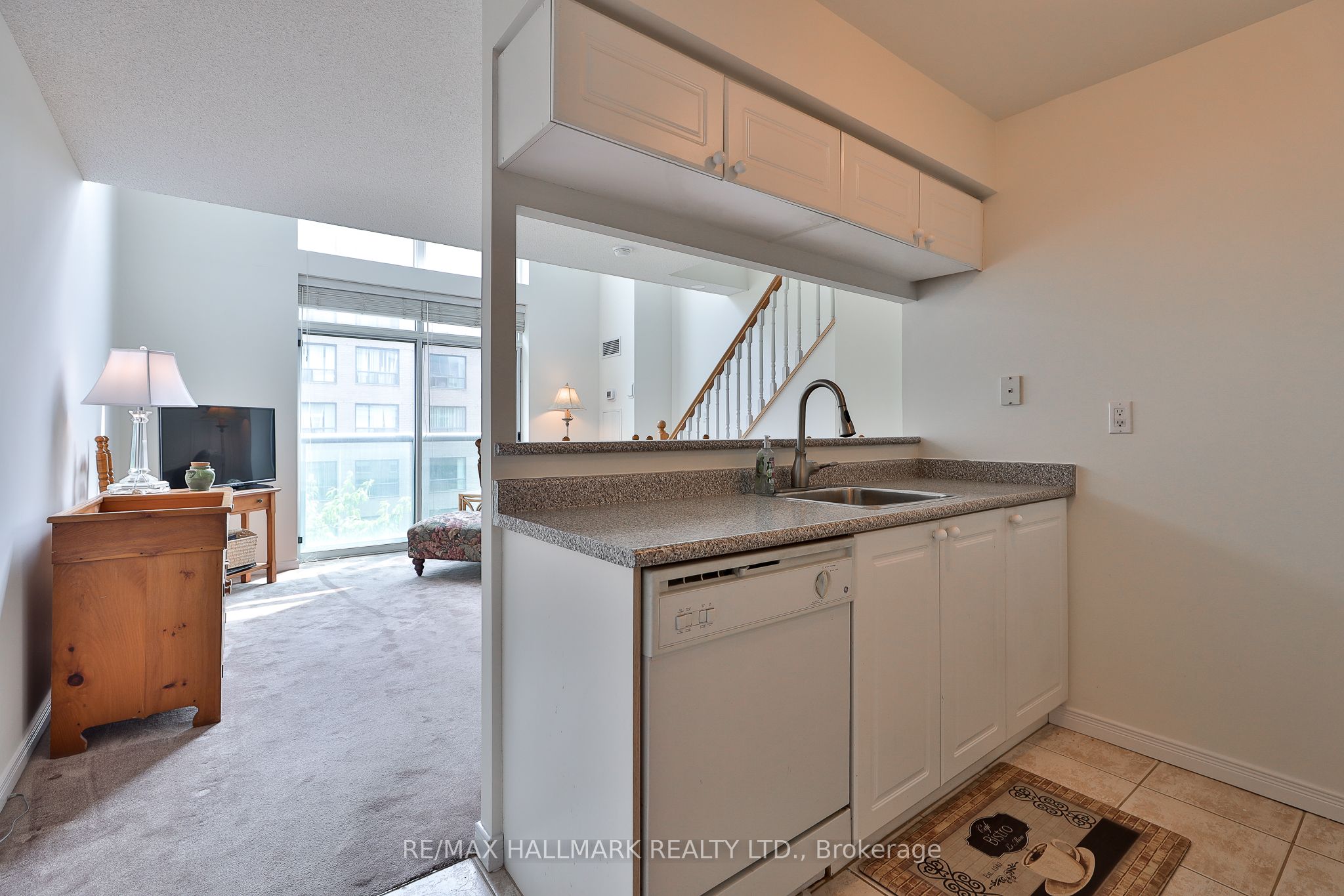 109 Front Street E 528, Toronto, ON M5A 4P7 photo 3