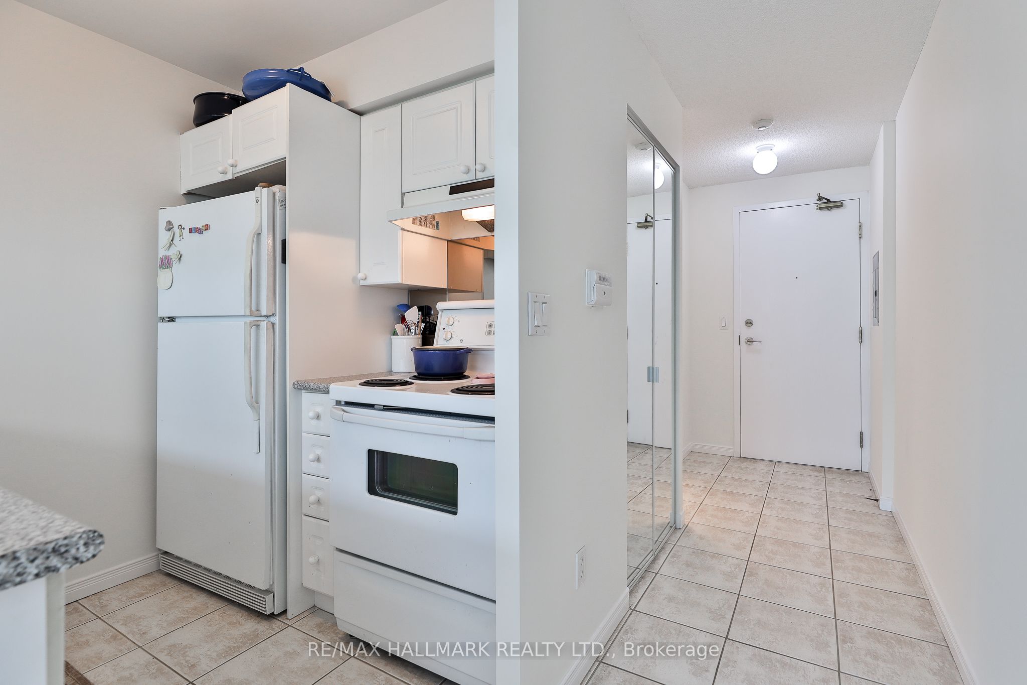 109 Front Street E 528, Toronto, ON M5A 4P7 photo 5