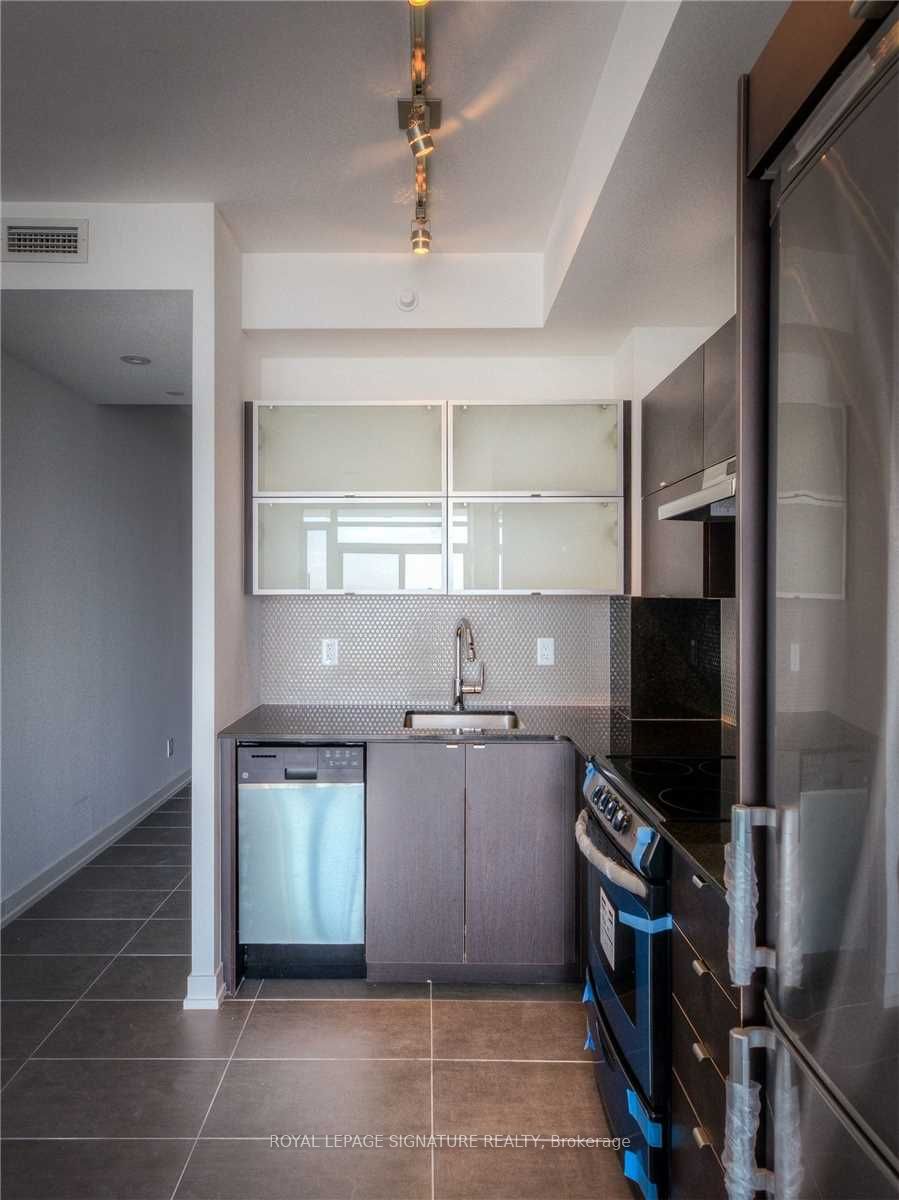 170 Fort York Boulevard 2712, Toronto, ON M5V 0E6 photo 2