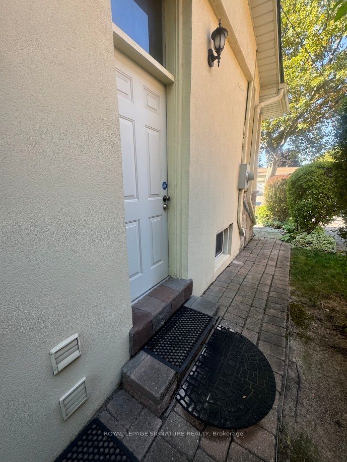 31 Whitelock Crescent Bsmt, Toronto, ON M2K 1V9 photo 2