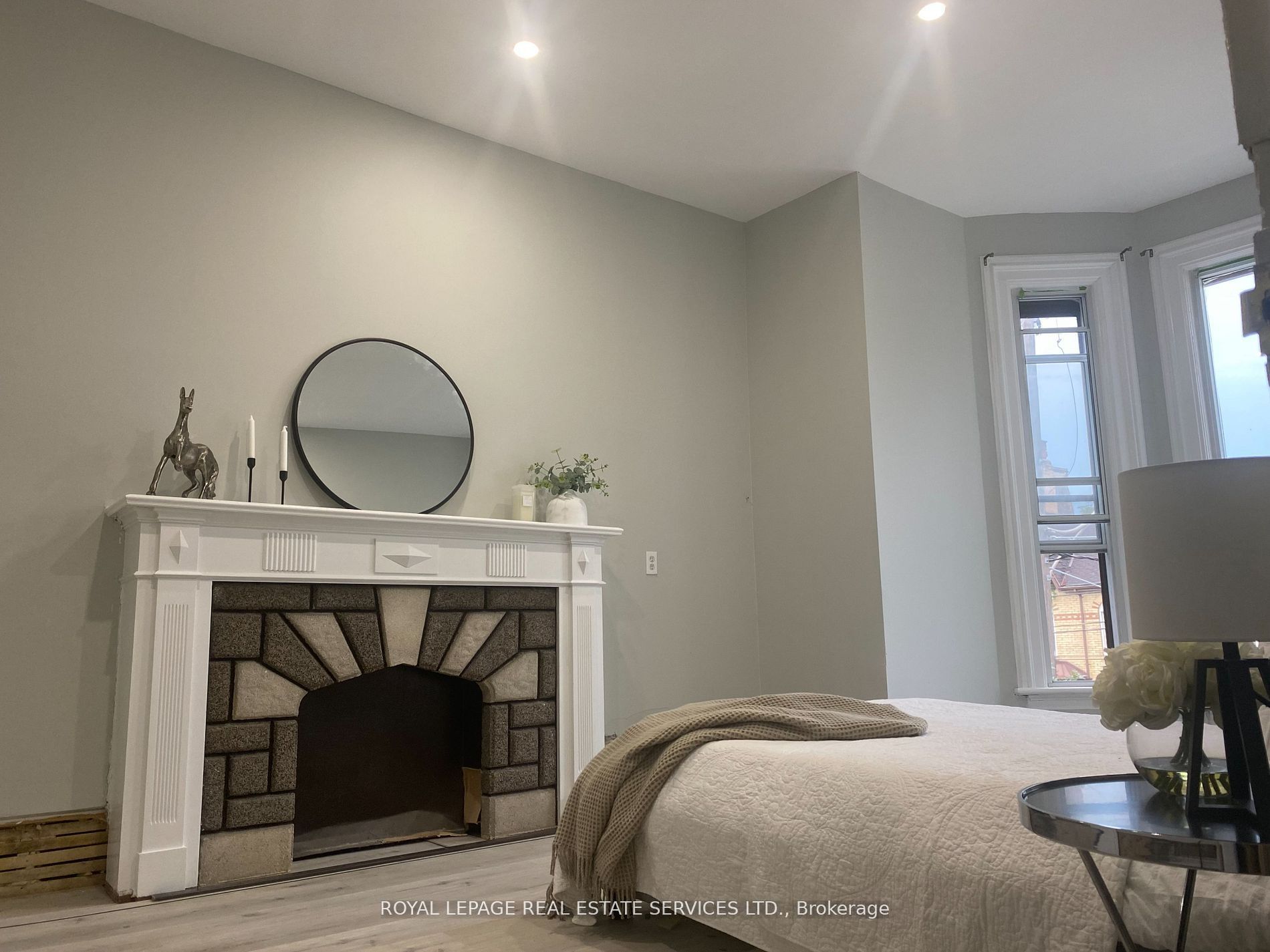 206 Carlton Street 202, Toronto, ON M5A 2L1 photo 4