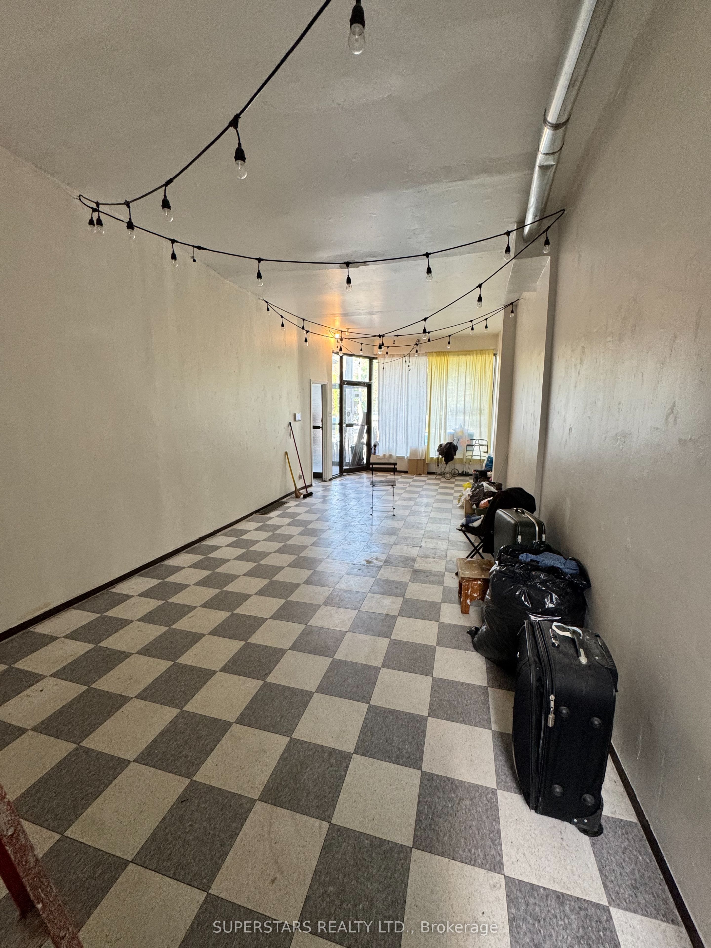 187 Augusta Avenue, Toronto, ON M5T 2L4 photo 3