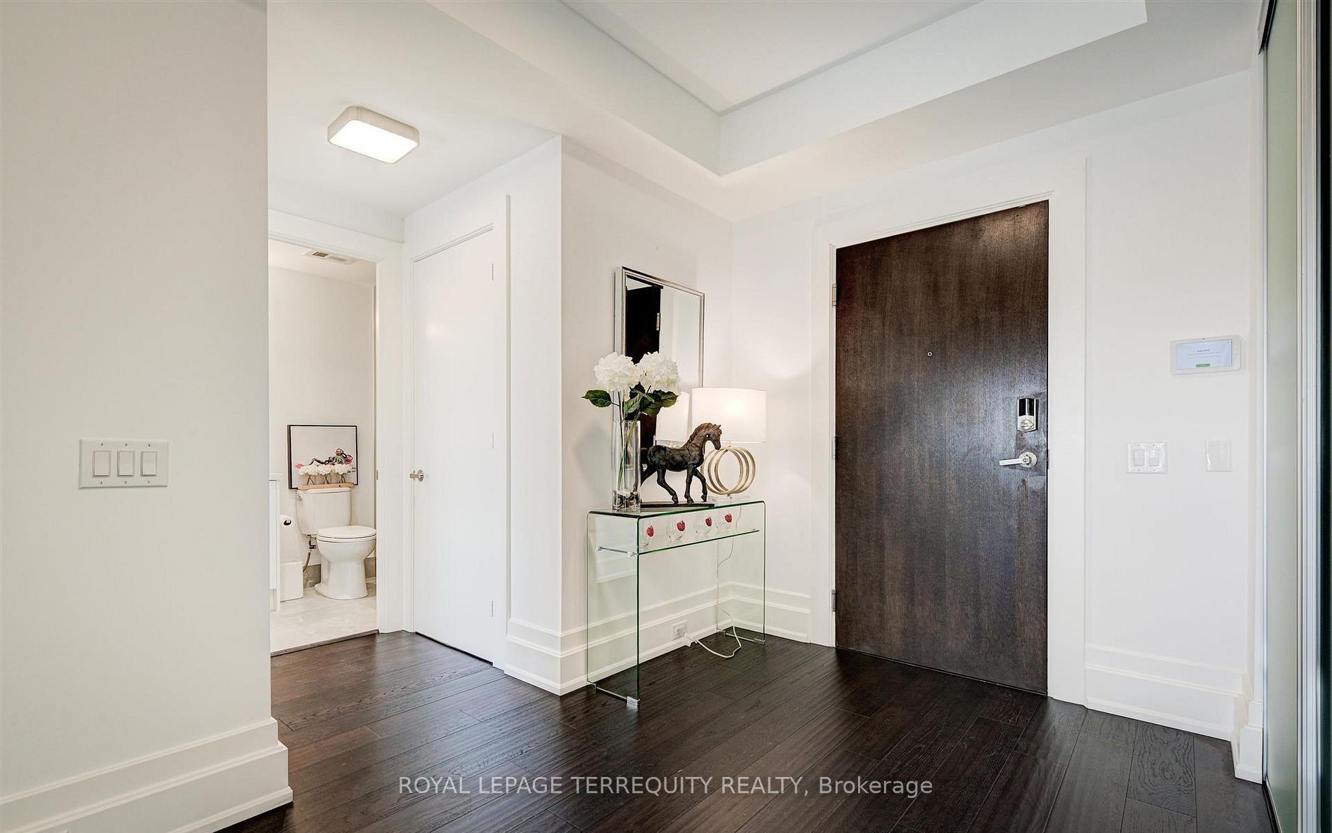 3 Southvale Drive 401, Toronto, ON M4G 1G1 photo 4