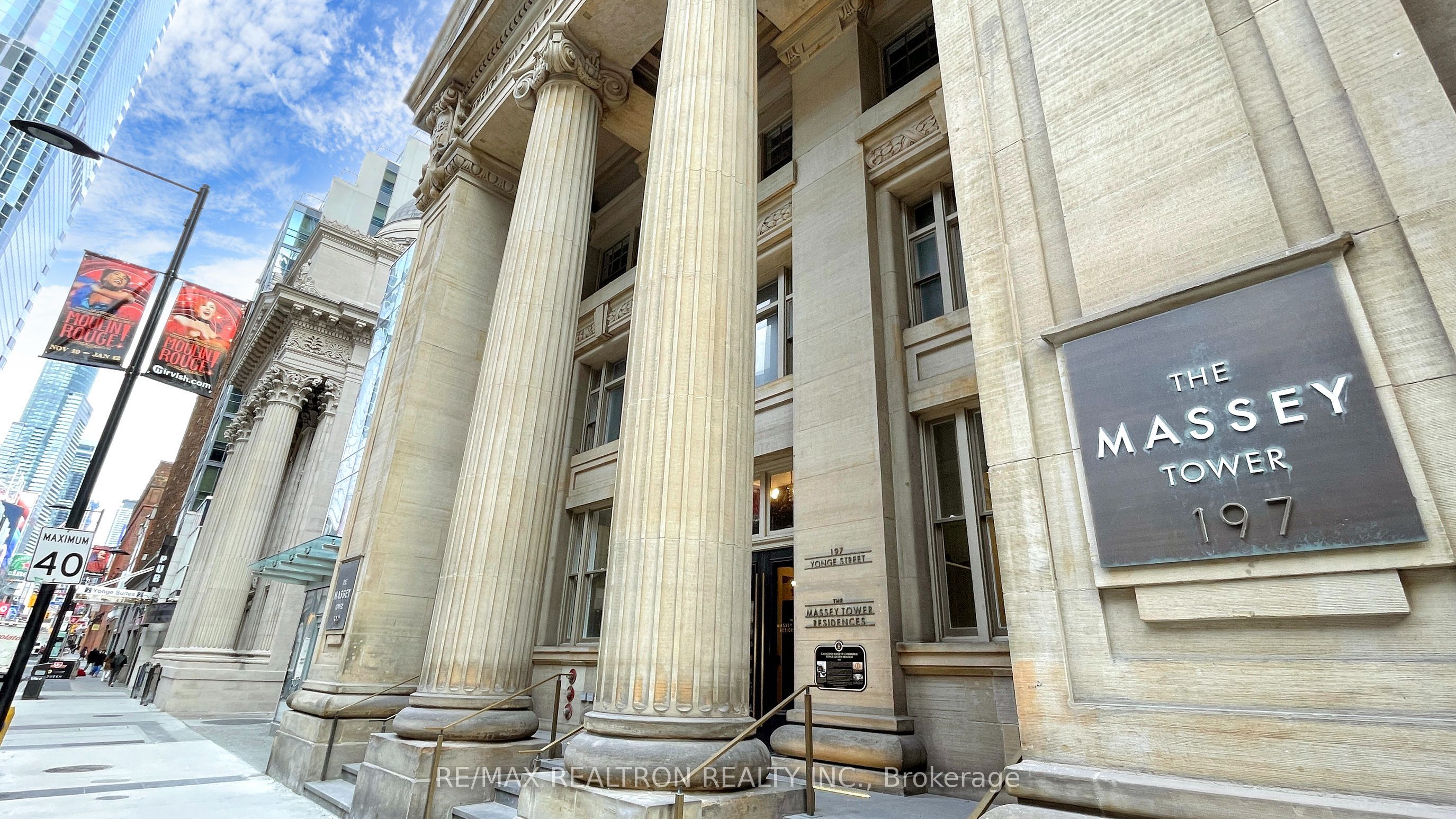 197 Yonge Street 5905, Toronto, ON M5B 1M4 photo 3