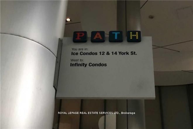 14 York Street 5402, Toronto, ON M5J 2Z2 photo 3