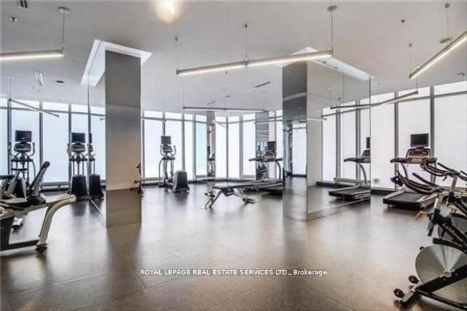 14 York Street 5402, Toronto, ON M5J 2Z2 photo 4