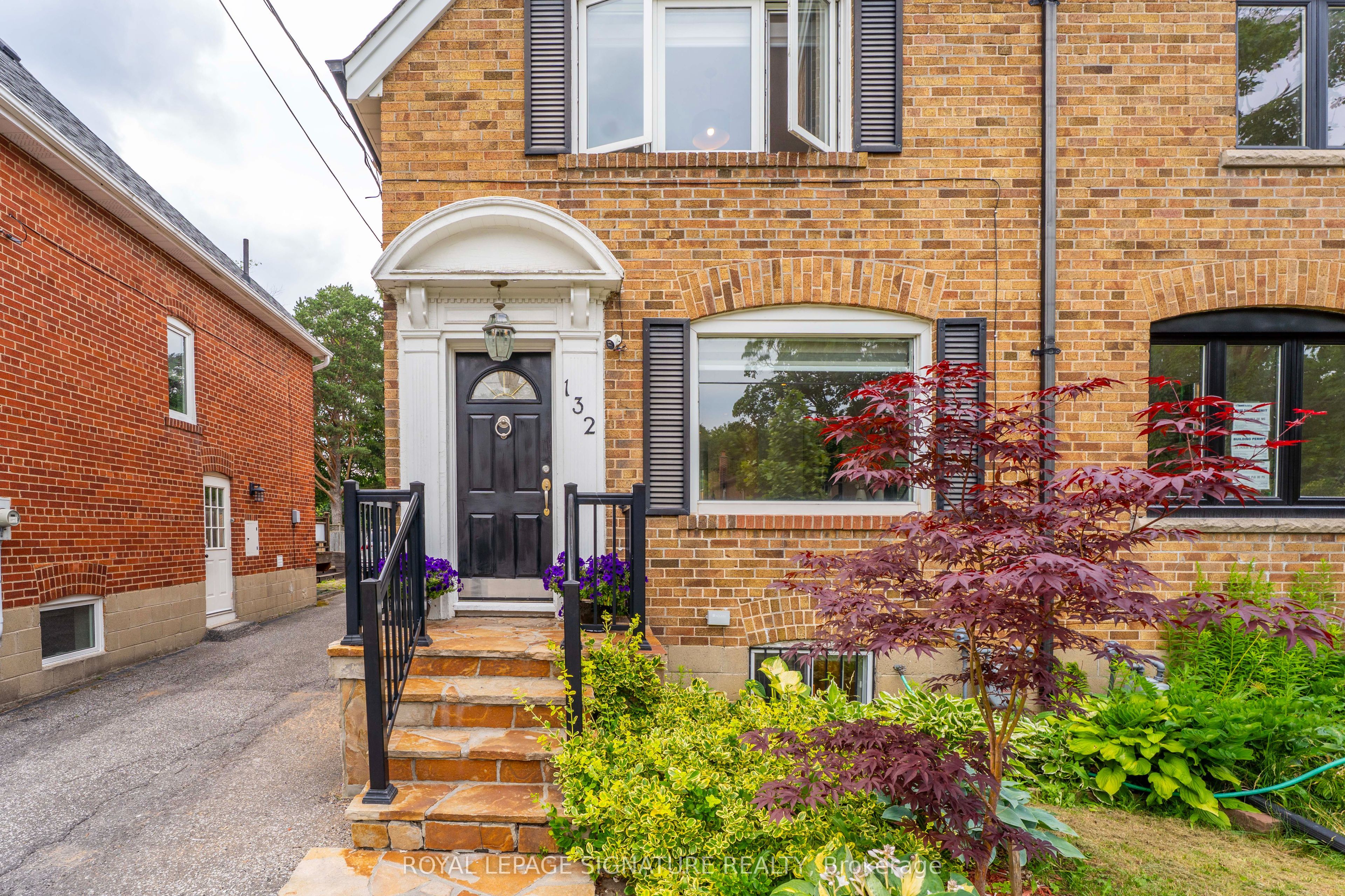 132 Glenvale Boulevard, Toronto, ON M4G 2V9 photo 3