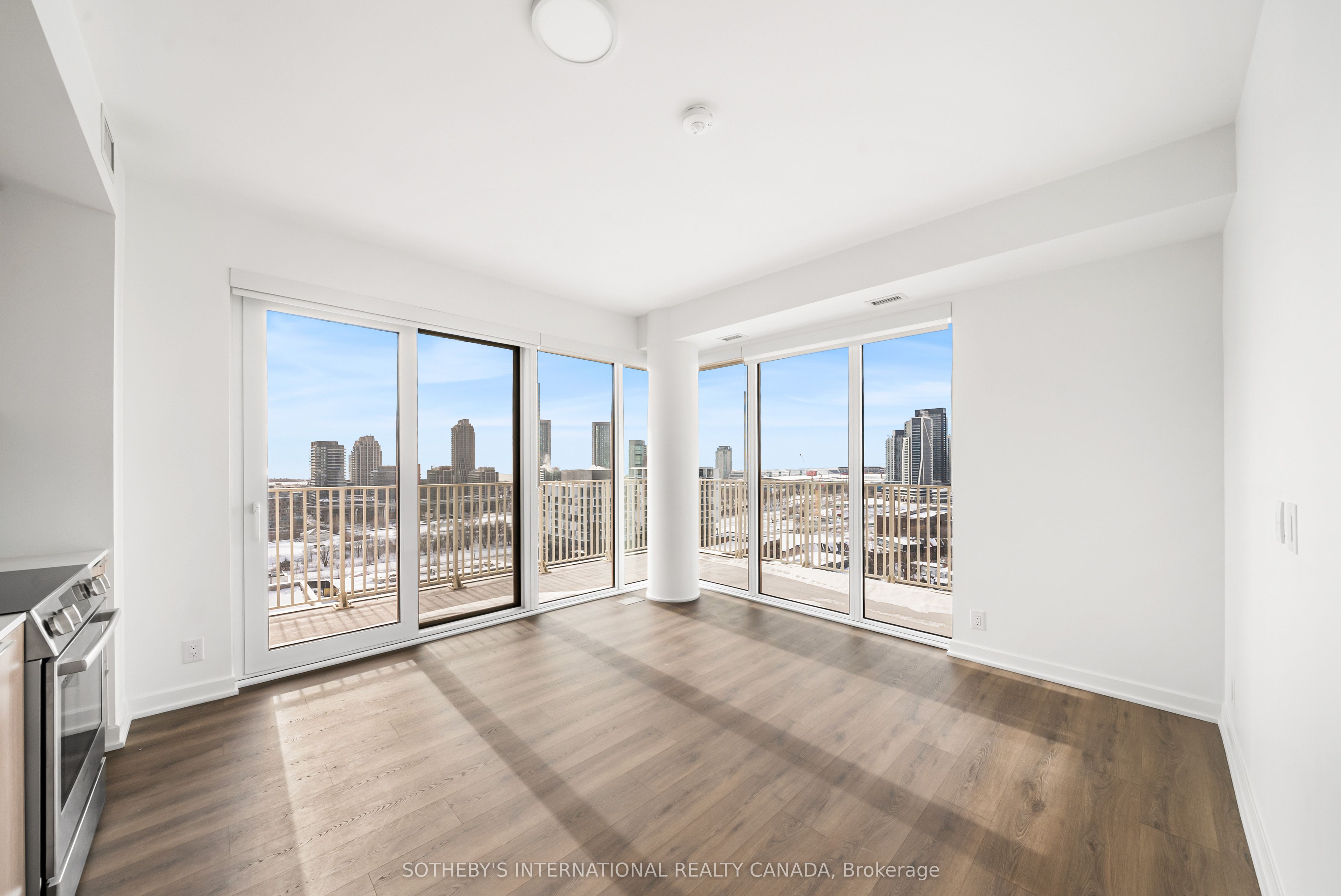 88 Bathurst Street 1417, Toronto, ON M5V 0W8 photo 5