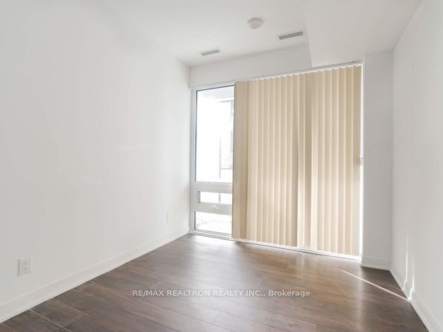 42 Charles Street E 2407, Toronto, ON M4Y 0B7 photo 4