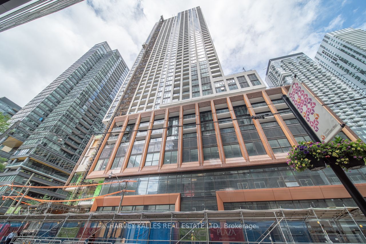 400 King Street W 525, Toronto, ON M5V 1K2