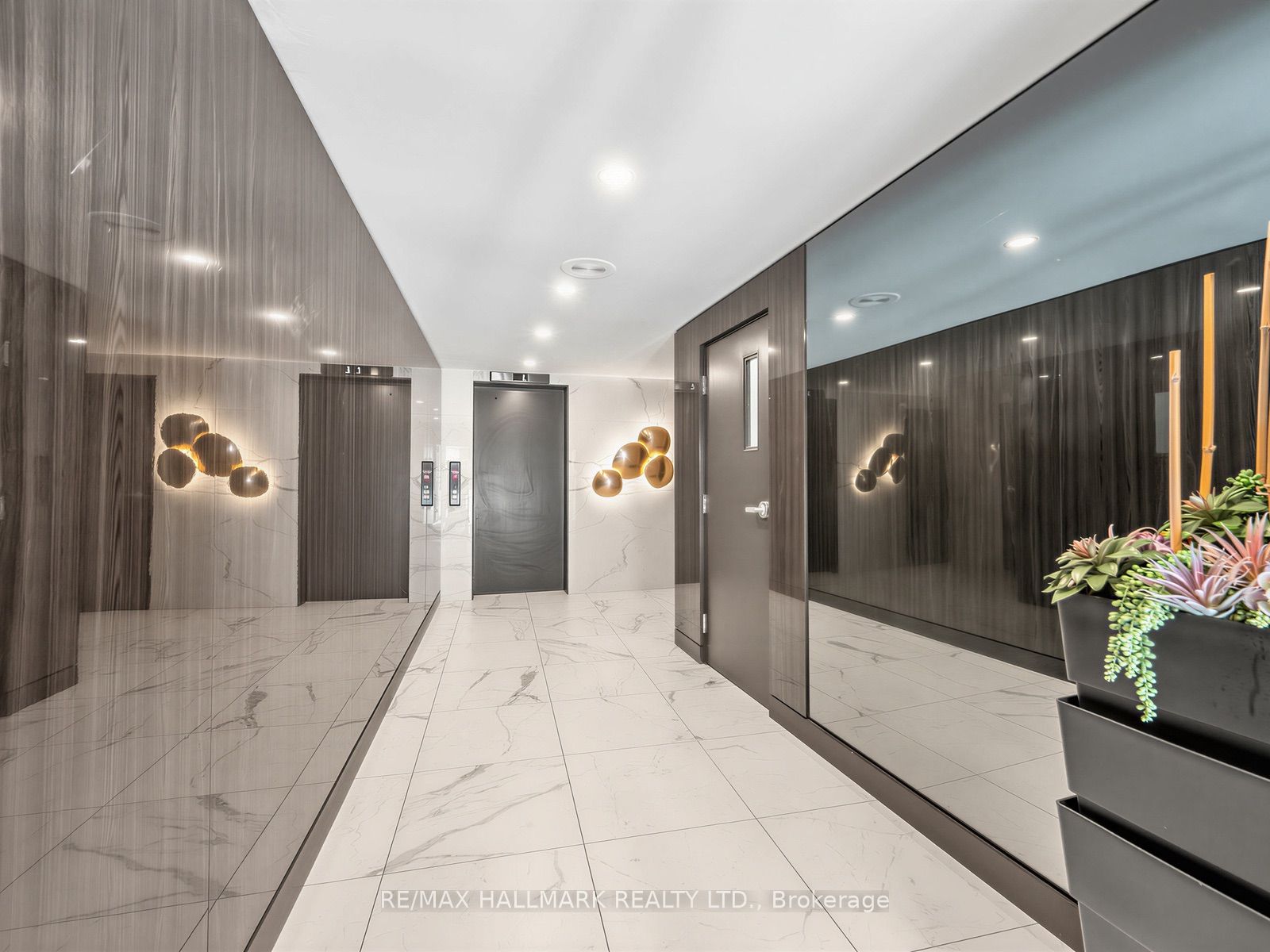 20 Glebe Road W Ph15, Toronto, ON M5P 1C9 photo 3